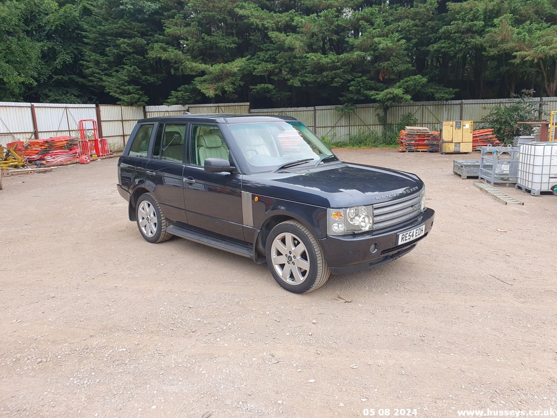 04/54 LAND ROVER RANGE ROVER VOGUE V8 AUTO - 4398cc 5dr Estate (Blue, 145k) - Image 6 of 61