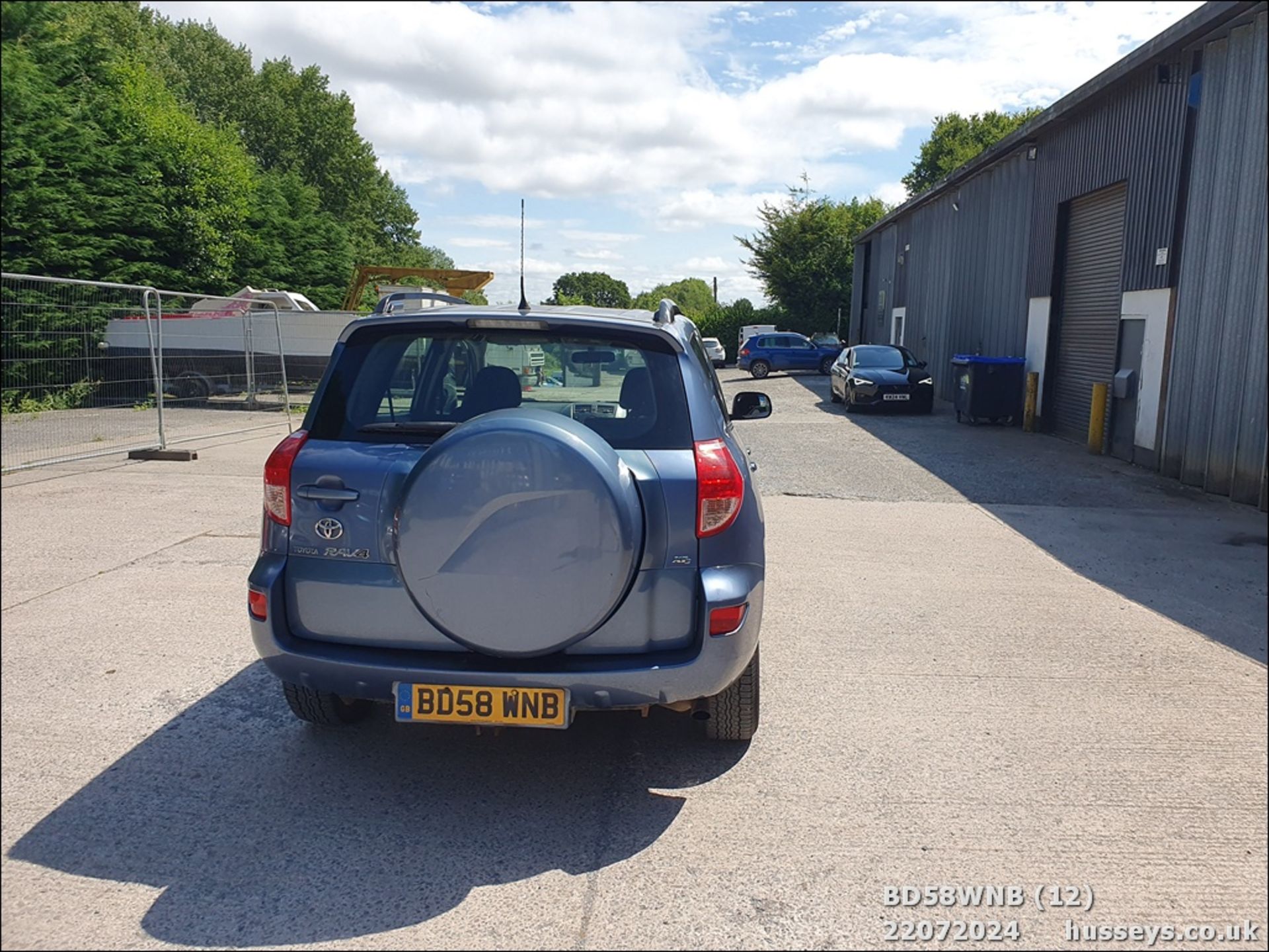 09/58 TOYOTA RAV4 XT3 D-4D - 2231cc 5dr Estate (Blue, 175k) - Image 13 of 49