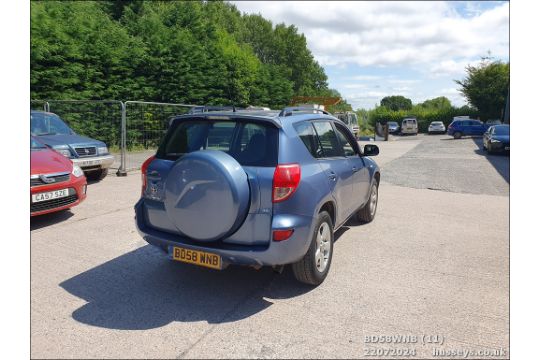 09/58 TOYOTA RAV4 XT3 D-4D - 2231cc 5dr Estate (Blue, 175k) - Image 12 of 49