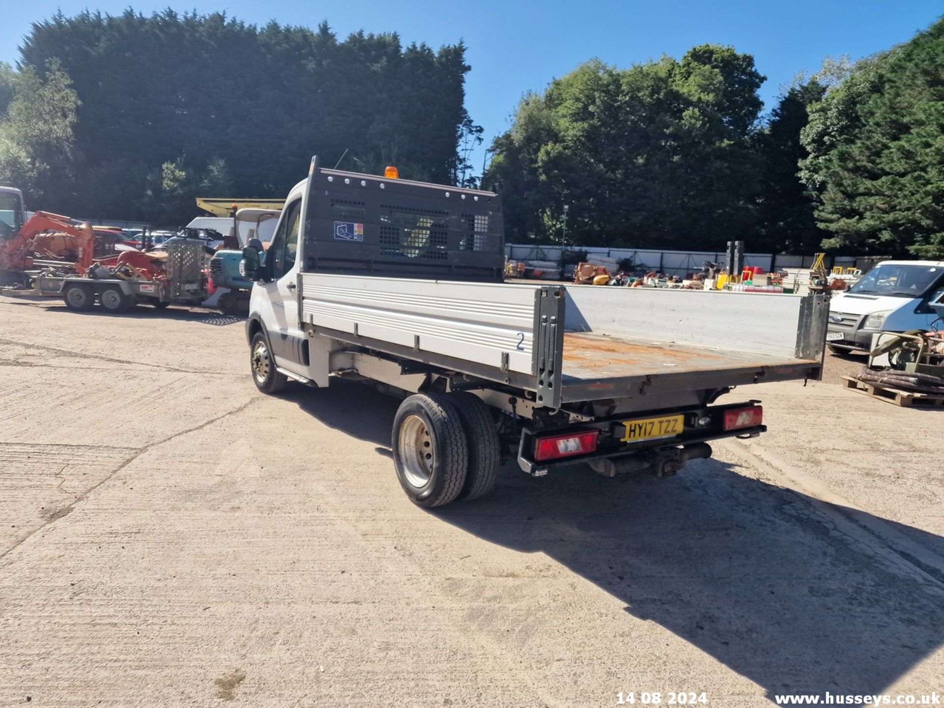 17/17 FORD TRANSIT 350 - 1995cc 2dr Tipper (White, 54k) - Image 16 of 43