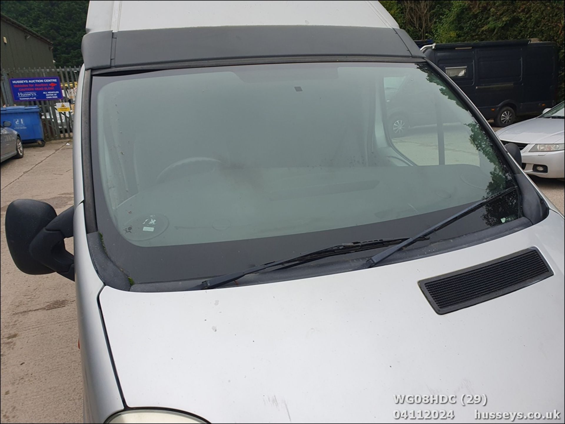 08/08 VAUXHALL VIVARO 2900 CDTI LWB - 1995cc 5dr Van (Silver, 120k) - Image 29 of 46