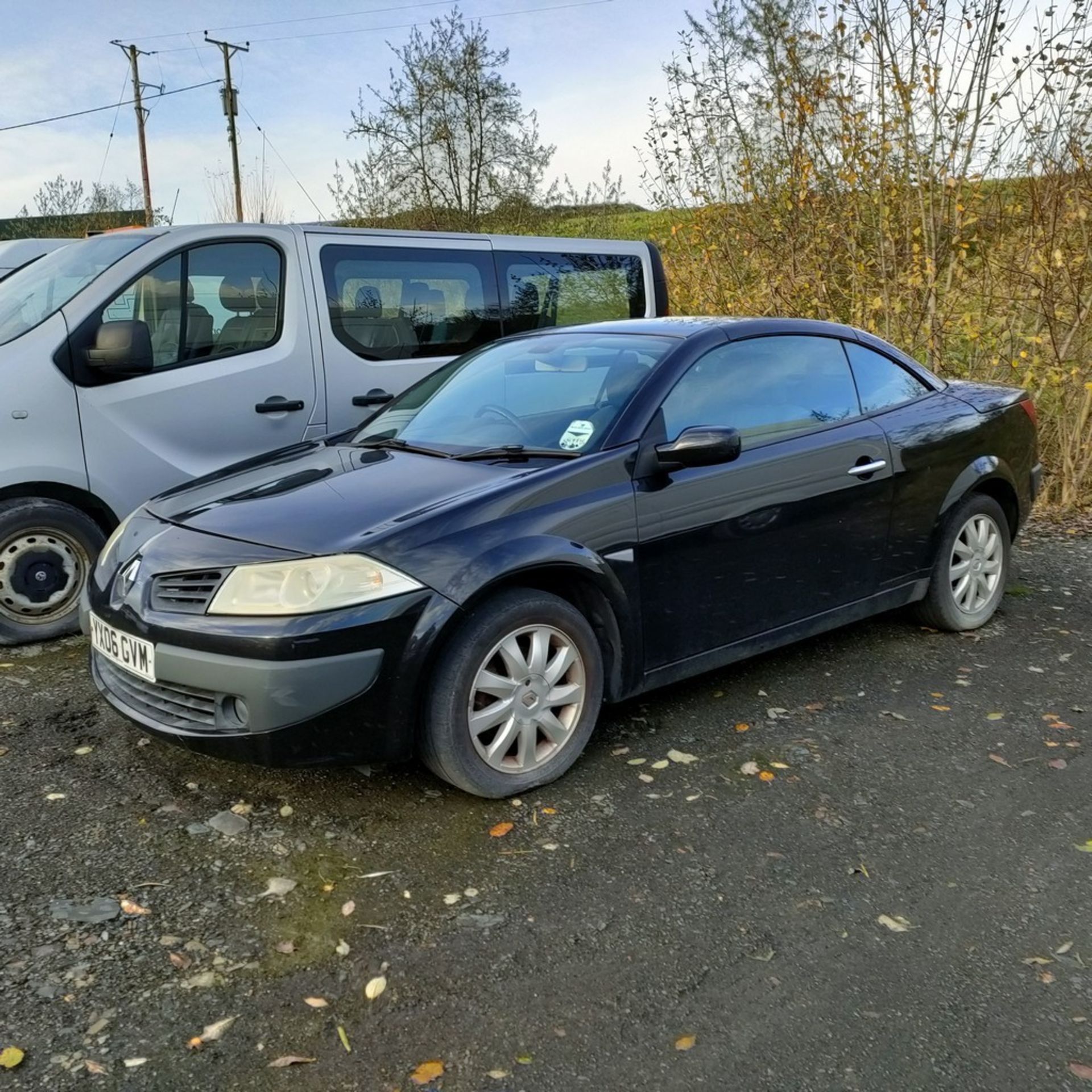 06/06 RENAULT MEGANE CAB DYNAM+ 16V - 1598cc 3dr Coupe (Black) - Image 9 of 27