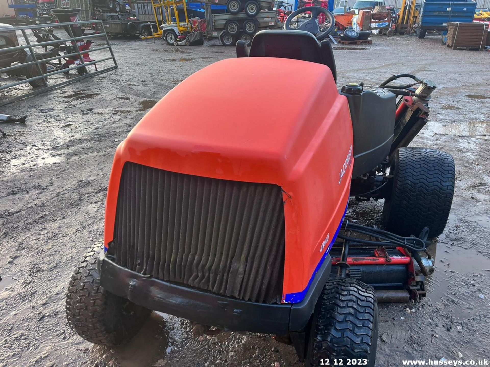 JACOBSEN LF3800 5 GANG MOWER 4WD KUBOTA ENGINE - Image 4 of 13