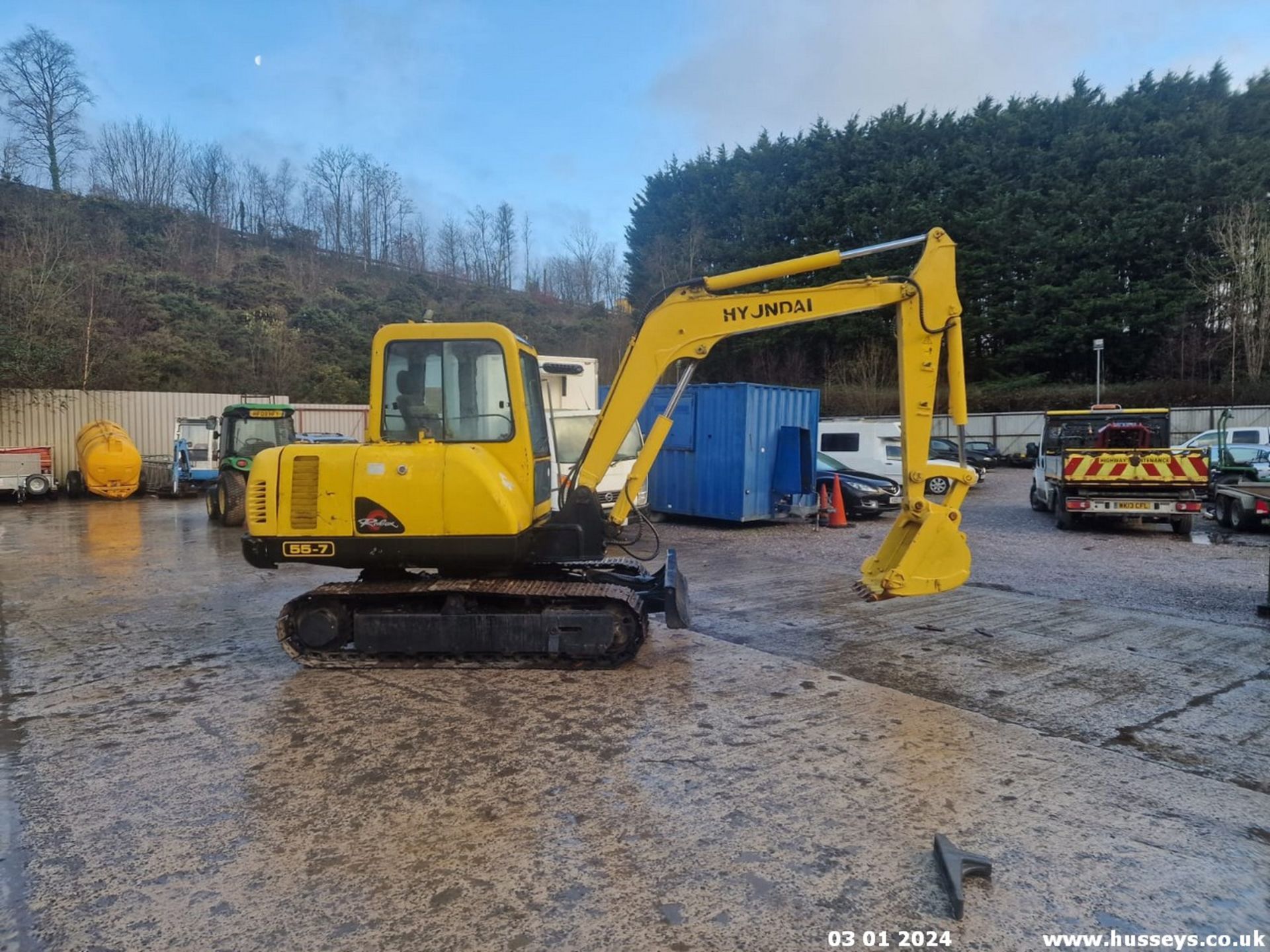 HYUNDAI R55-7 ROBEX EXCAVATOR 2015 ON THE PLATE C.W BUCKET SOLD TO SETTLE A DEBT - Image 7 of 9