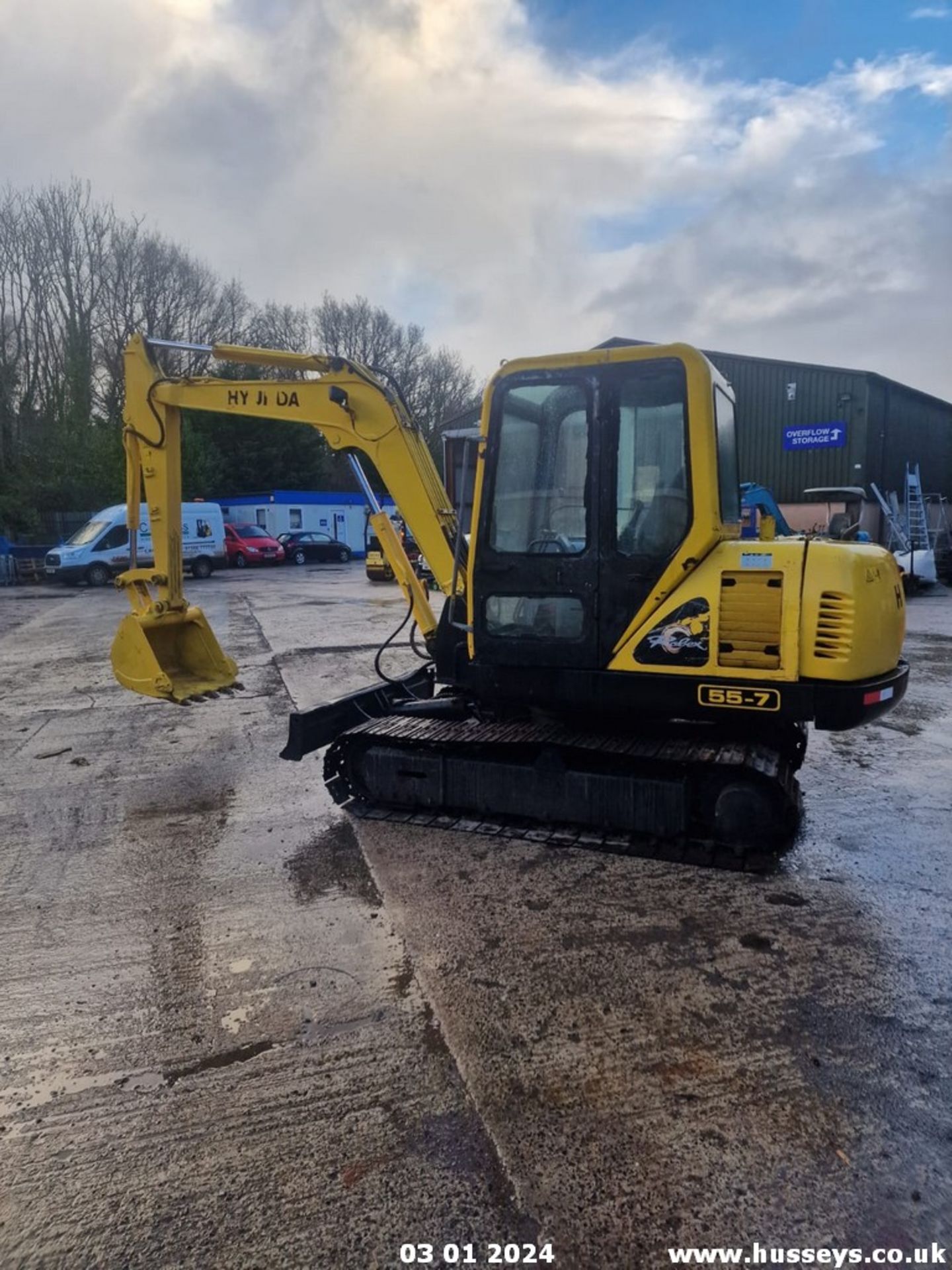 HYUNDAI R55-7 ROBEX EXCAVATOR 2015 ON THE PLATE C.W BUCKET SOLD TO SETTLE A DEBT - Image 4 of 9