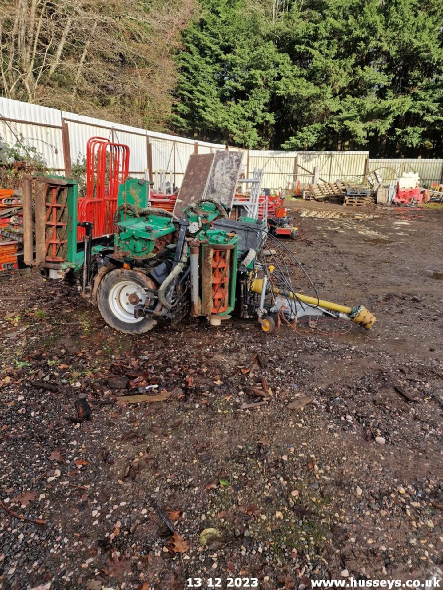 RANSOMES TRAILED GANG MOWER - Image 3 of 4