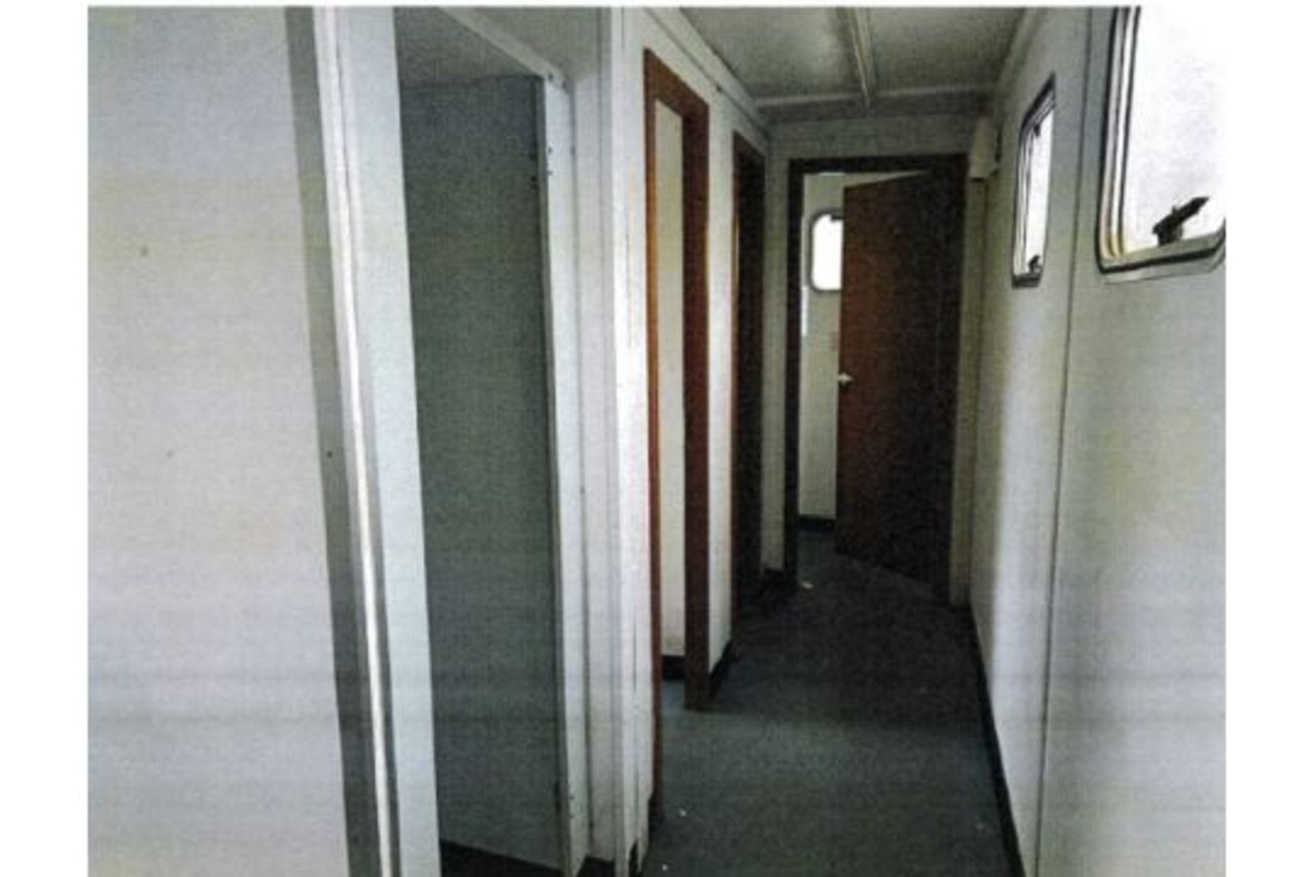 28' X 9' LADIES TOILET. 4 CUBICLES, 4 HANDBASINS. CUPBOARD FOR CLEANING GEAR. SOLD OFFSITE - Image 3 of 4