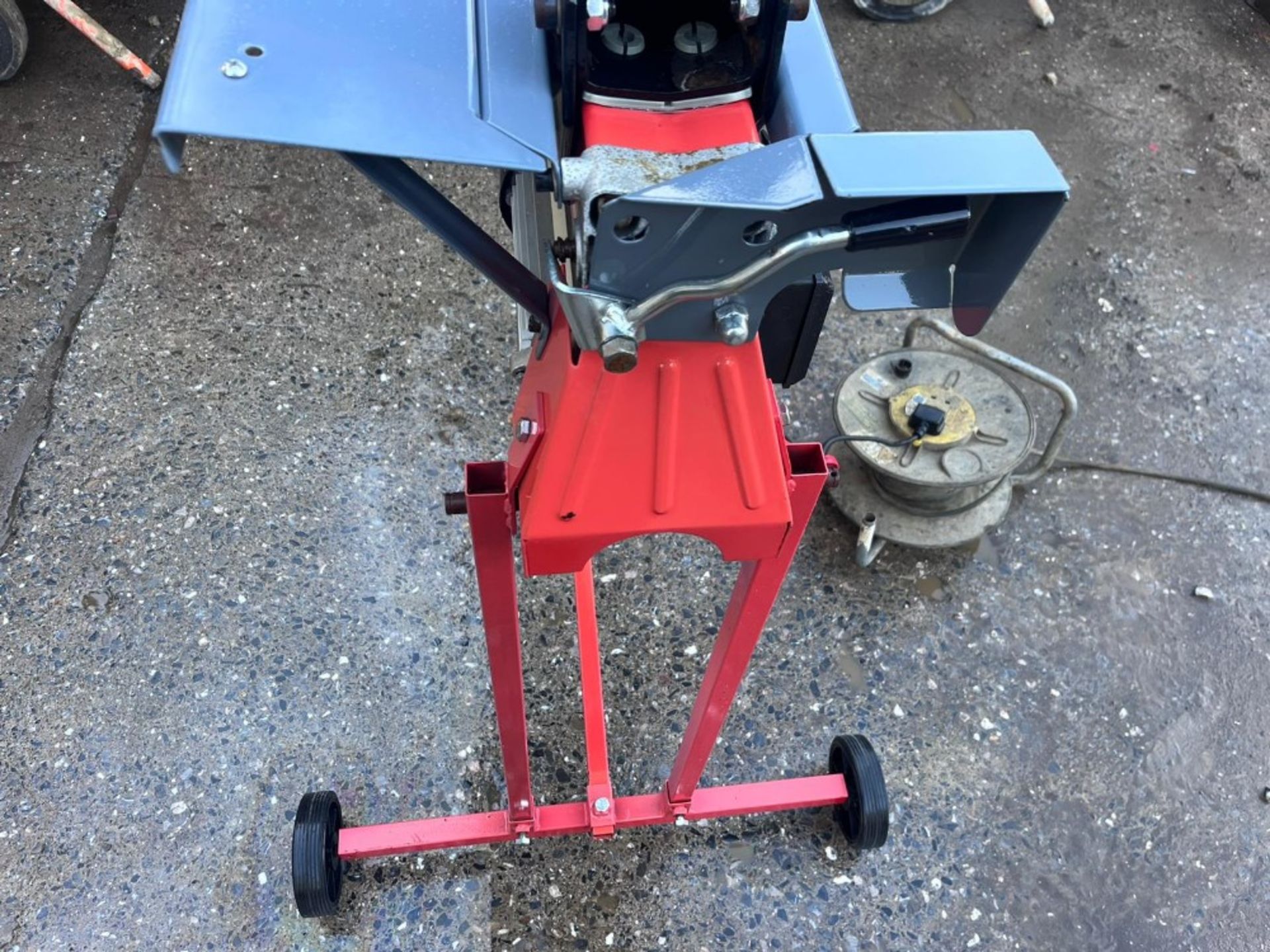 MITOX 240 VOLT LOG SPLITTER RS - Image 4 of 5