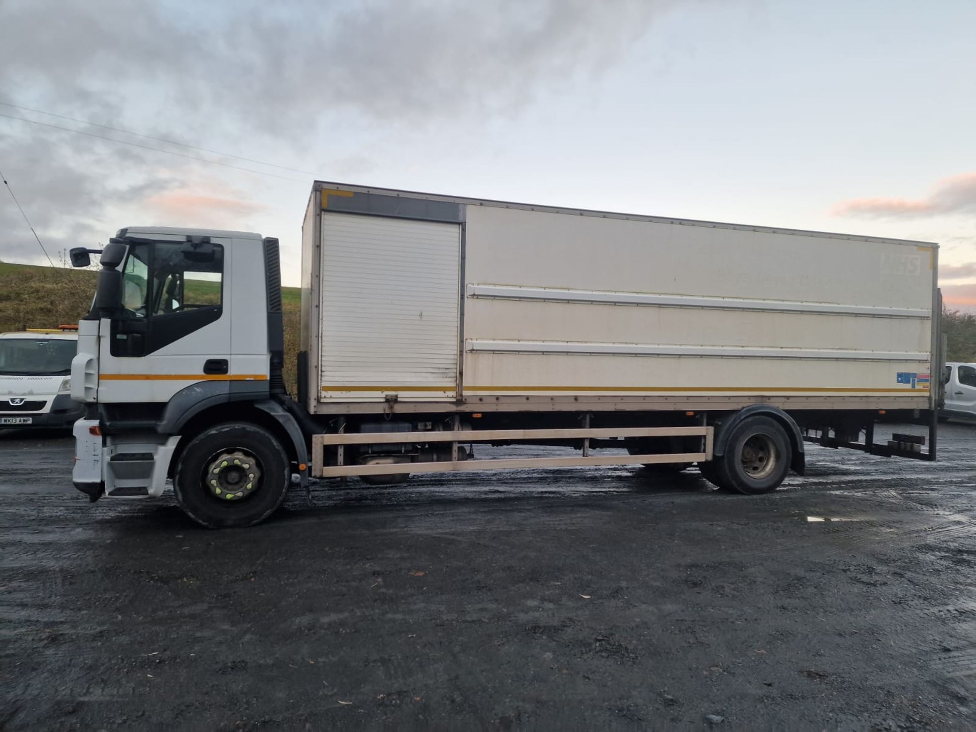 11/61 IVECO STRALIS - 7790cc 2dr Lorry (White)