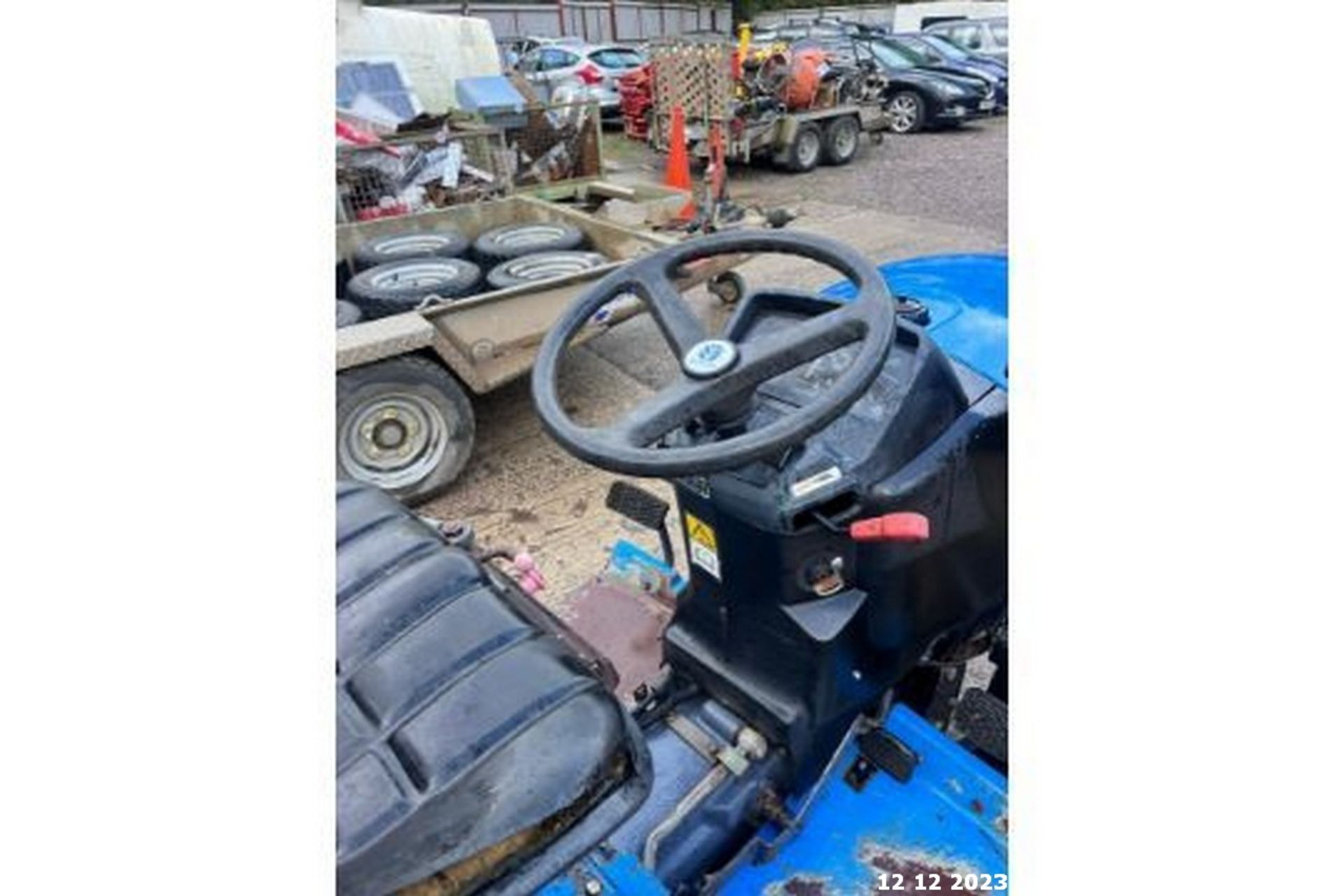 NEW HOLLAND TC21D COMPACT TRACTOR SHOWING 4028HRS - Image 13 of 21