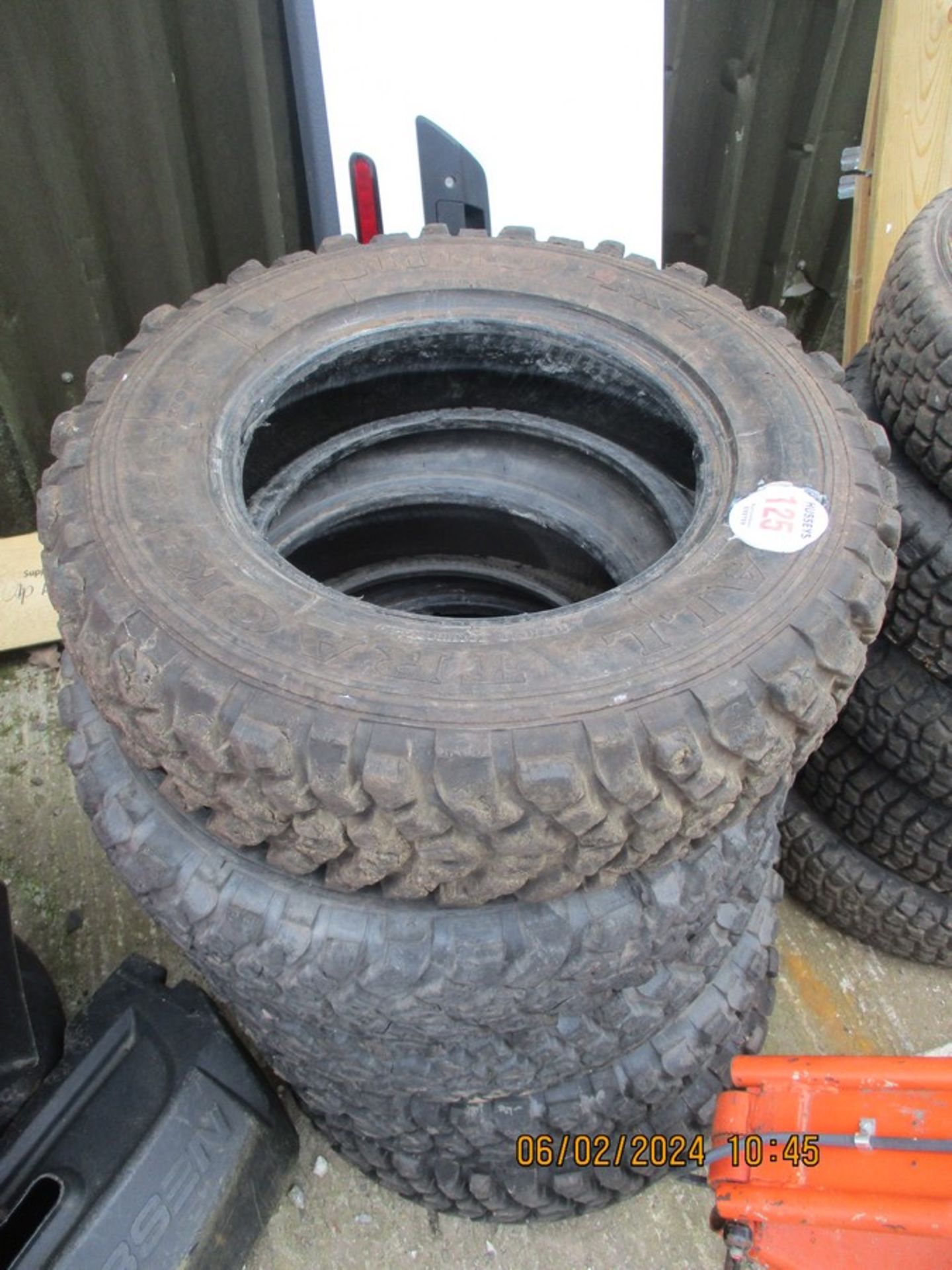 5 OFF ROAD TYRES 205R16