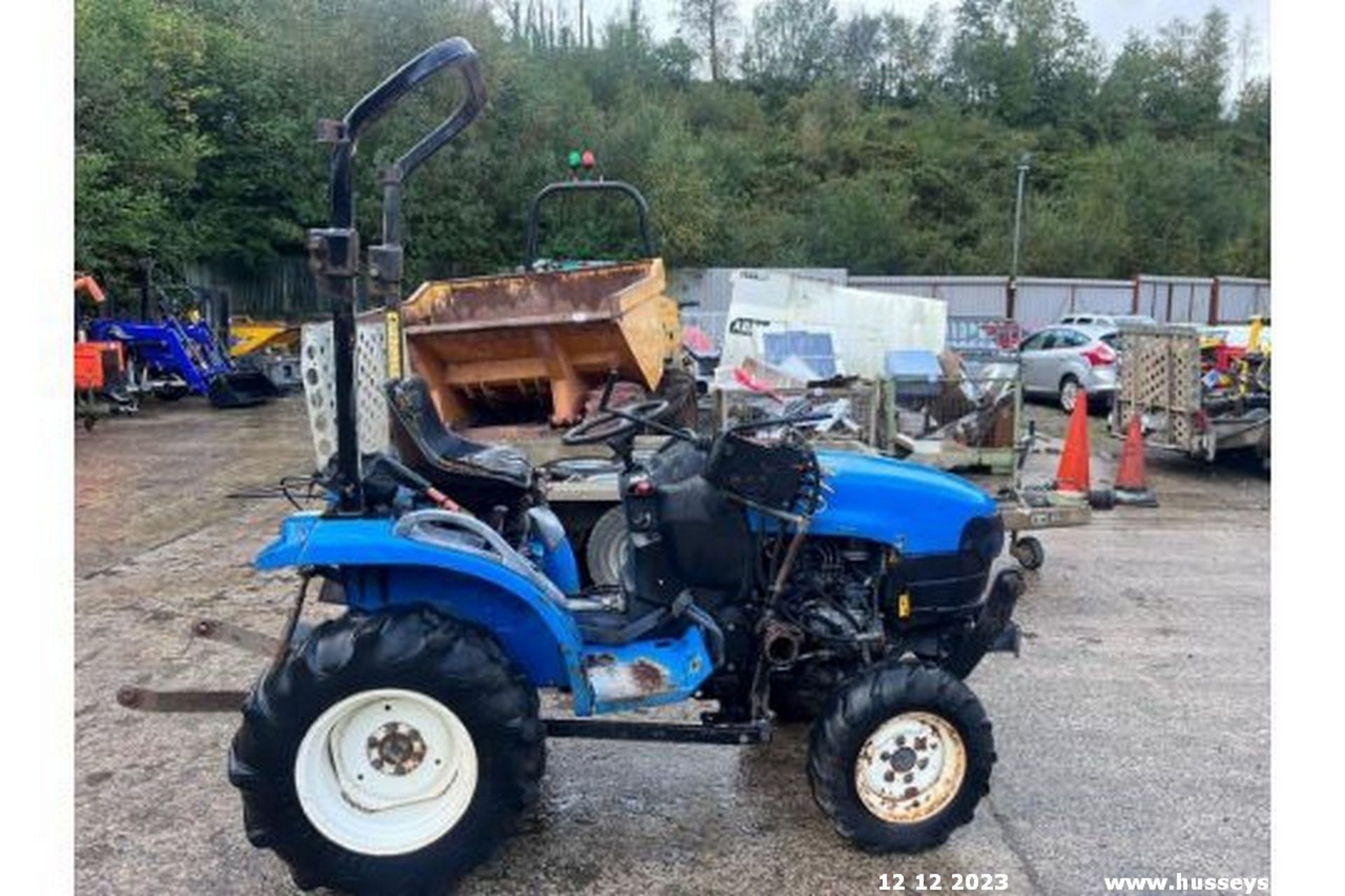 NEW HOLLAND TC21D COMPACT TRACTOR SHOWING 4028HRS