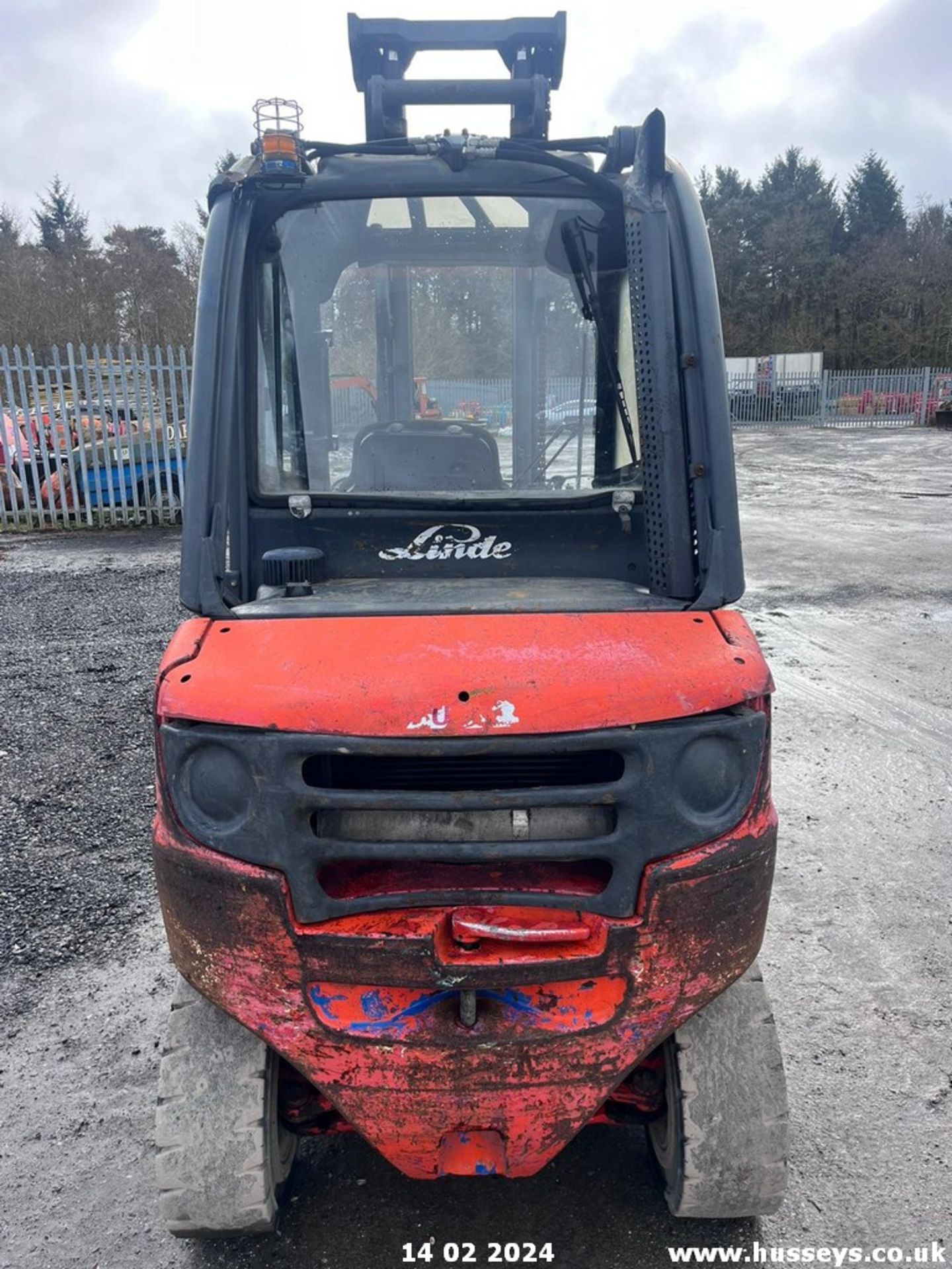 LINDE H35 DIESEL FORKLIFT FULL CAB PIPED FOR 3RD SERVICE RDL - Image 4 of 12