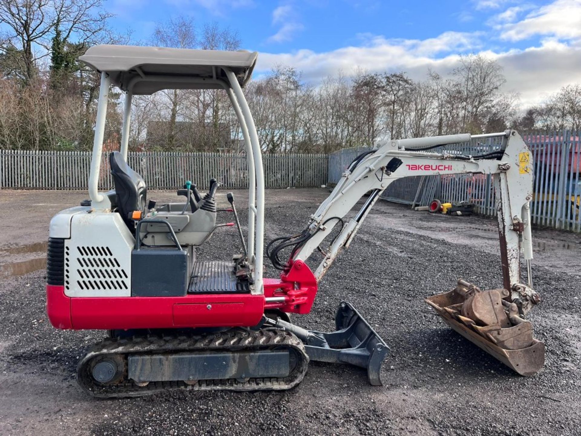 TAKEUCHI TB016 DIGGER 2014 2852HRS C.W QH 4 BUCKETS EXPANDING TRACKS 2 SPEED RTD - Image 5 of 12
