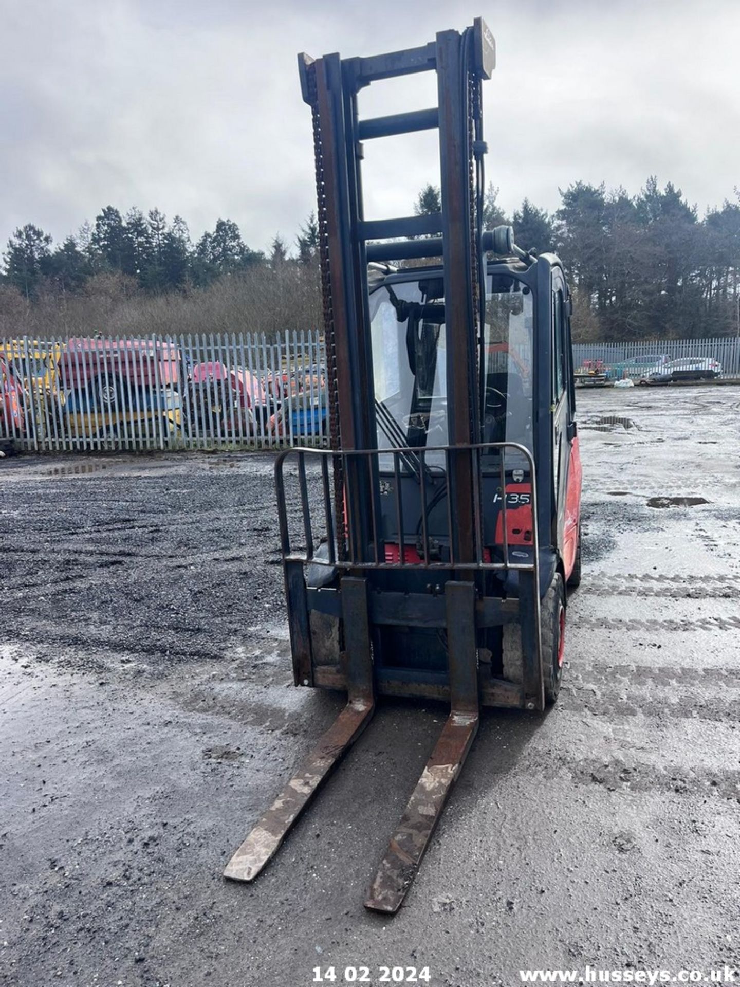 LINDE H35 DIESEL FORKLIFT FULL CAB PIPED FOR 3RD SERVICE RDL - Image 3 of 12