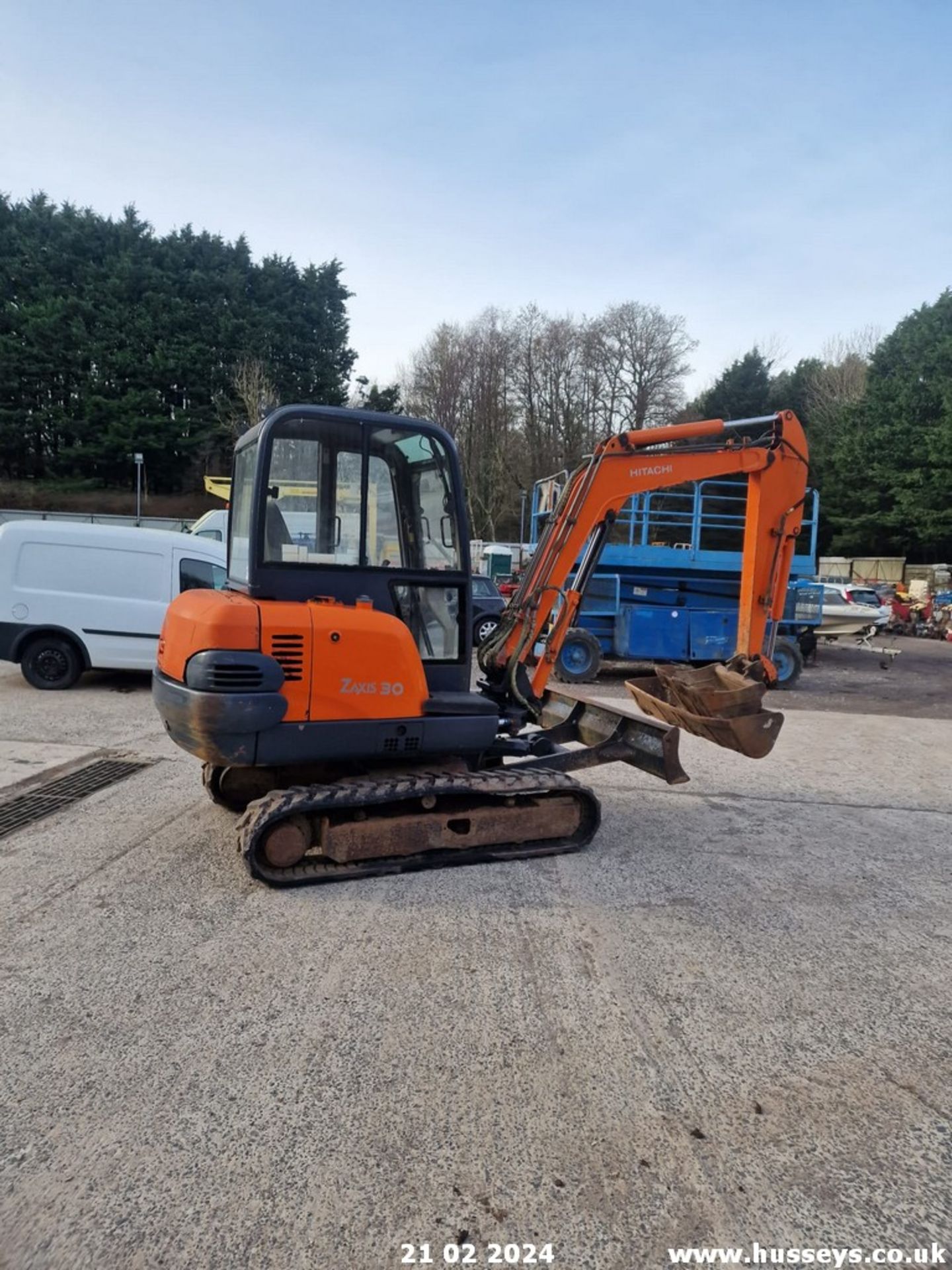HITACHI ZAXIS 30 DIGGER C.W 2 BUCKETS 2004 4780HRS SHOWING RDD - Image 4 of 12