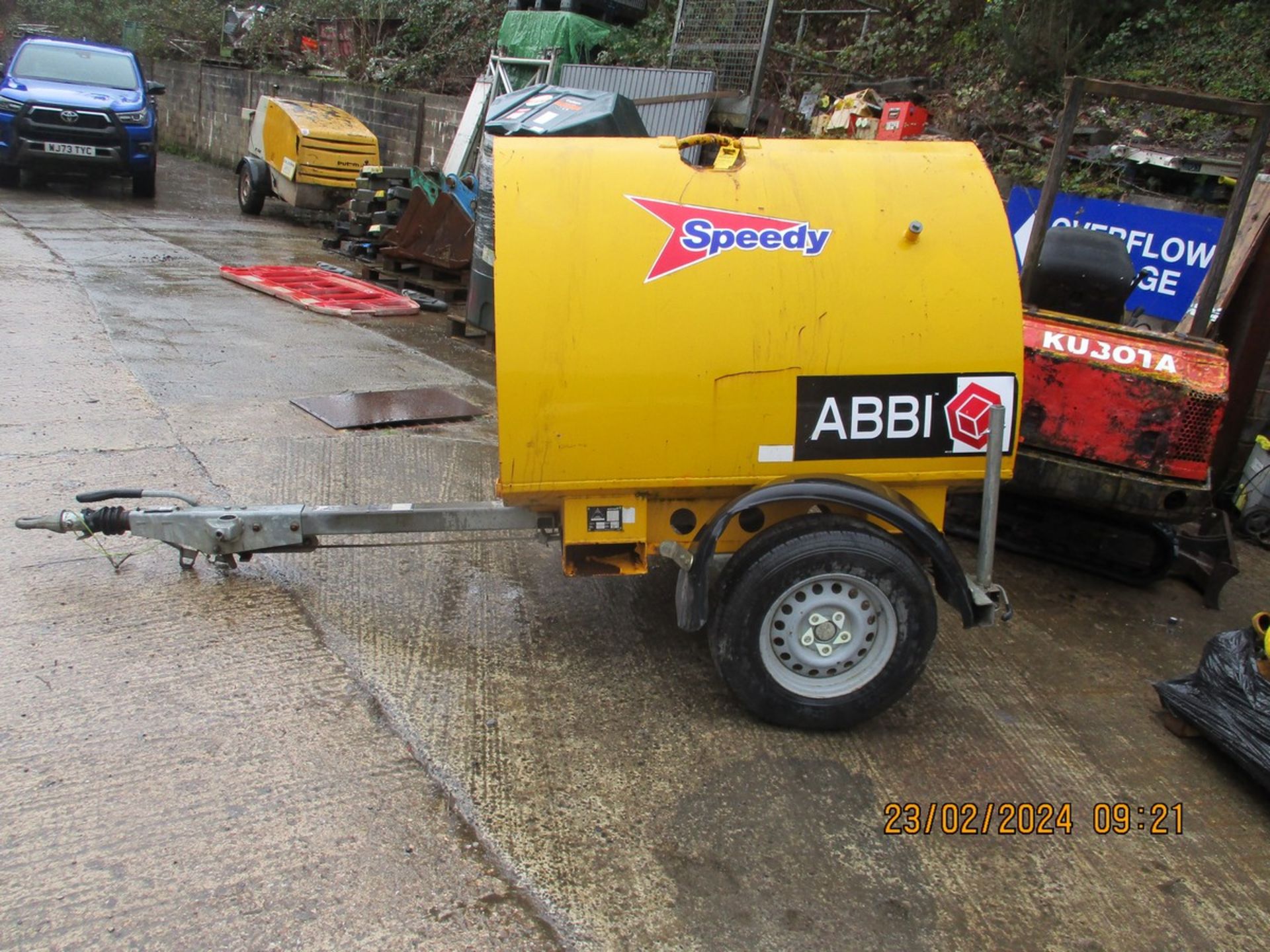 WESTERN 950 LITRE DIESEL BOWSER C.W HAND PUMP - Image 2 of 4