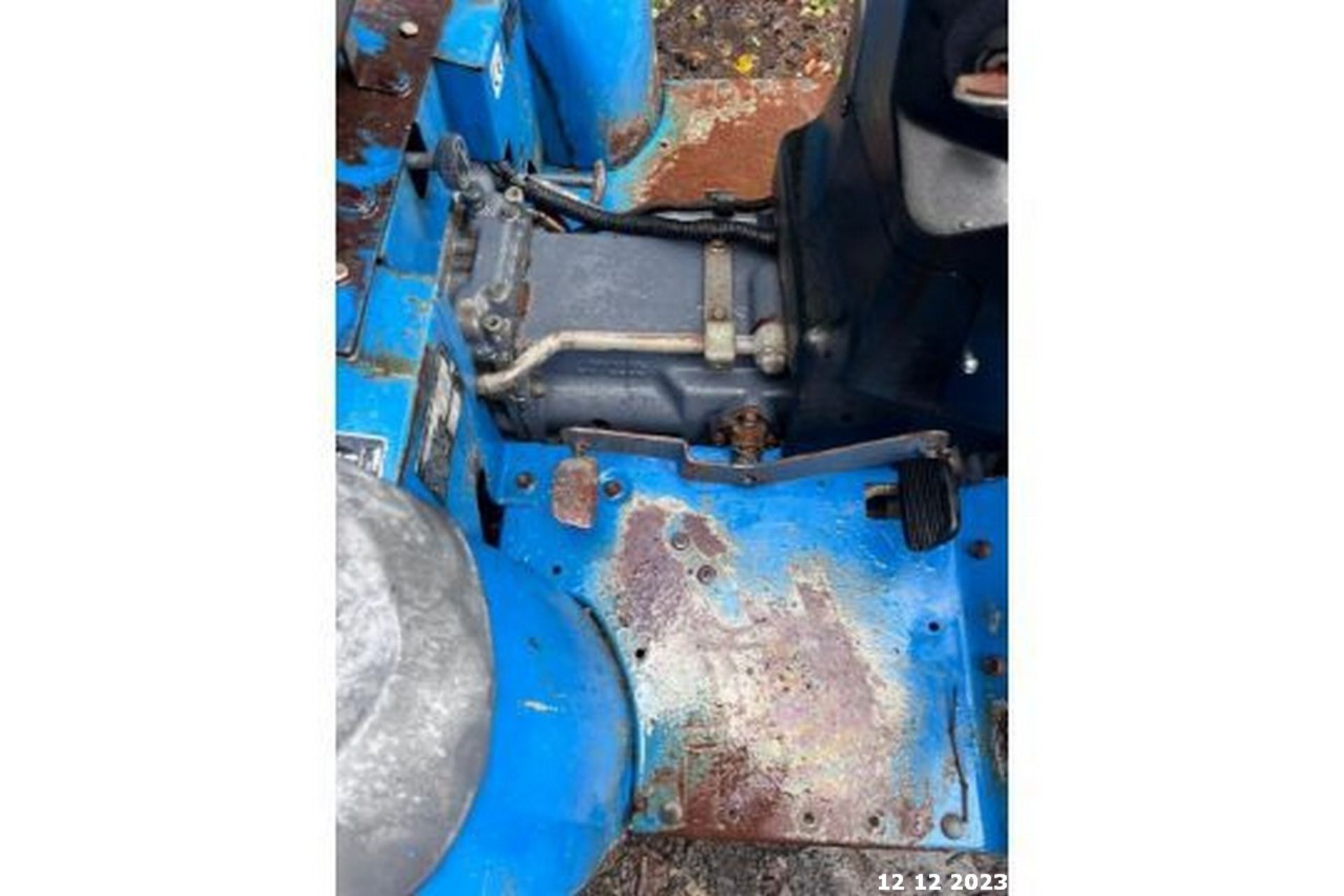 NEW HOLLAND TC21D COMPACT TRACTOR SHOWING 4028HRS - Image 18 of 21