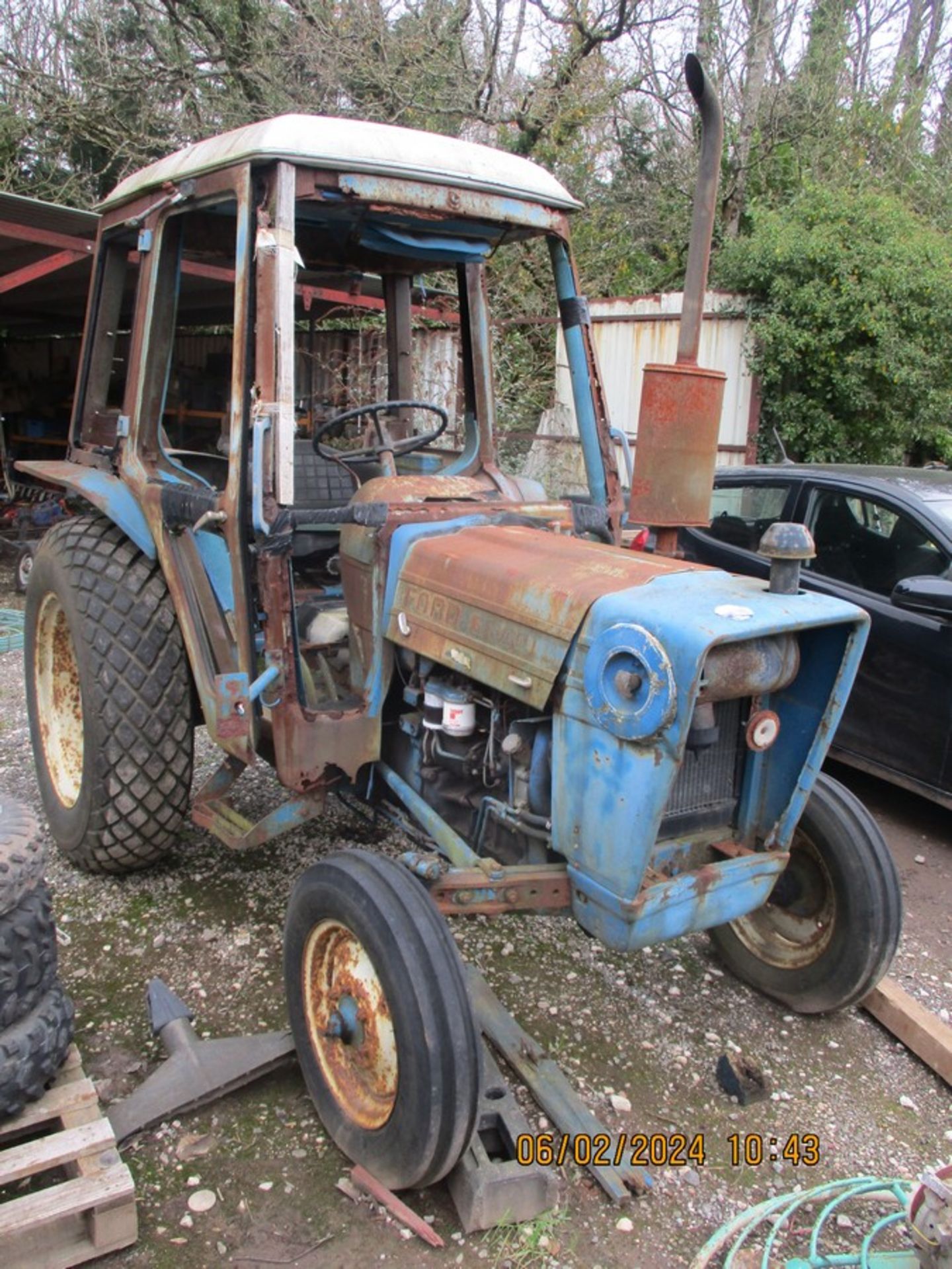 FORD 3600 TRACTOR (DROVE WHEN IT CAME IN BUT BEEN SAT A DAY OR 2) - Image 4 of 4