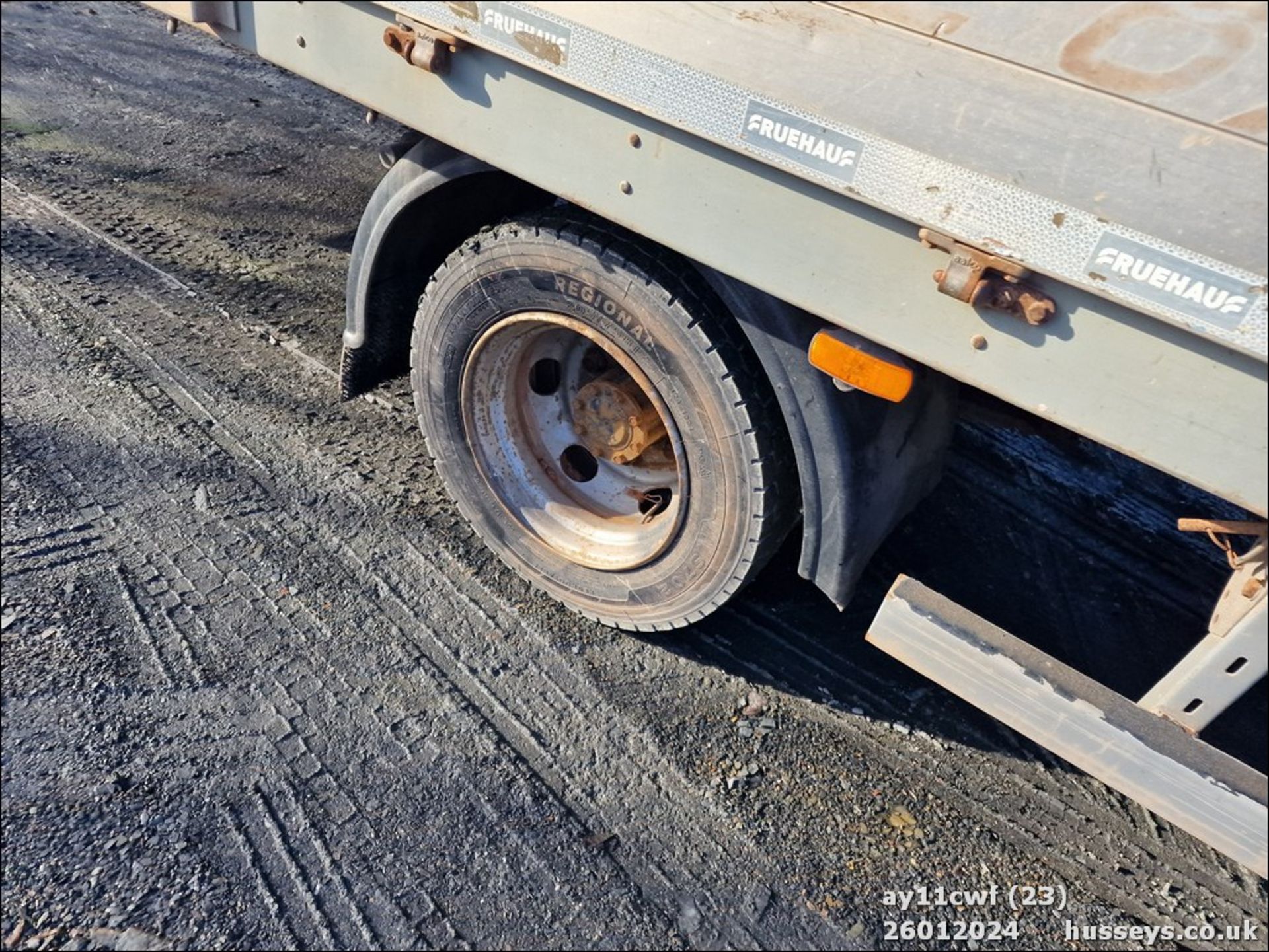 11/11 MITSUBISHI FUSO CANTER - 2998cc 2dr Flat Bed (Grey) - Image 23 of 32