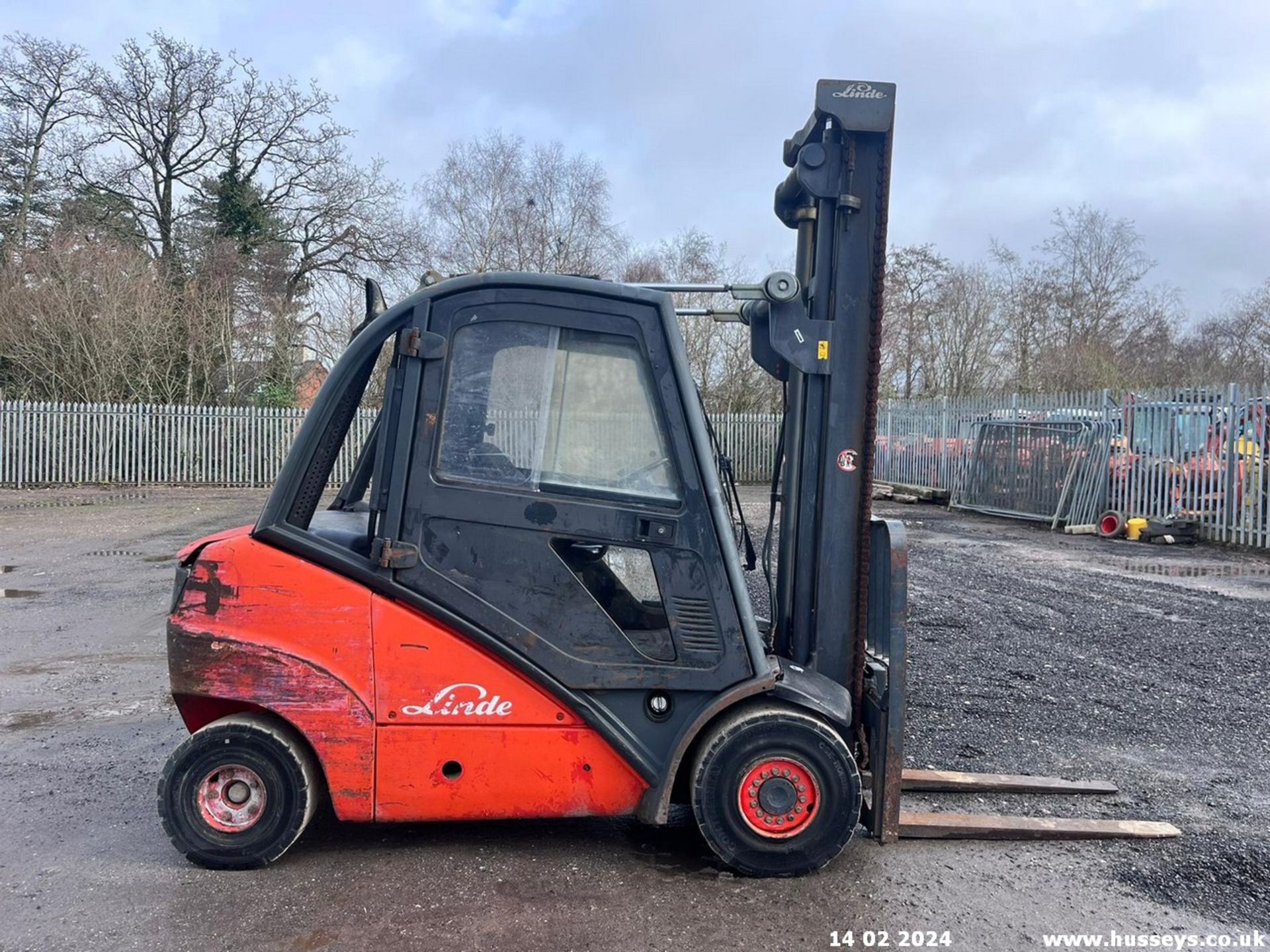 LINDE H35 DIESEL FORKLIFT FULL CAB PIPED FOR 3RD SERVICE RDL