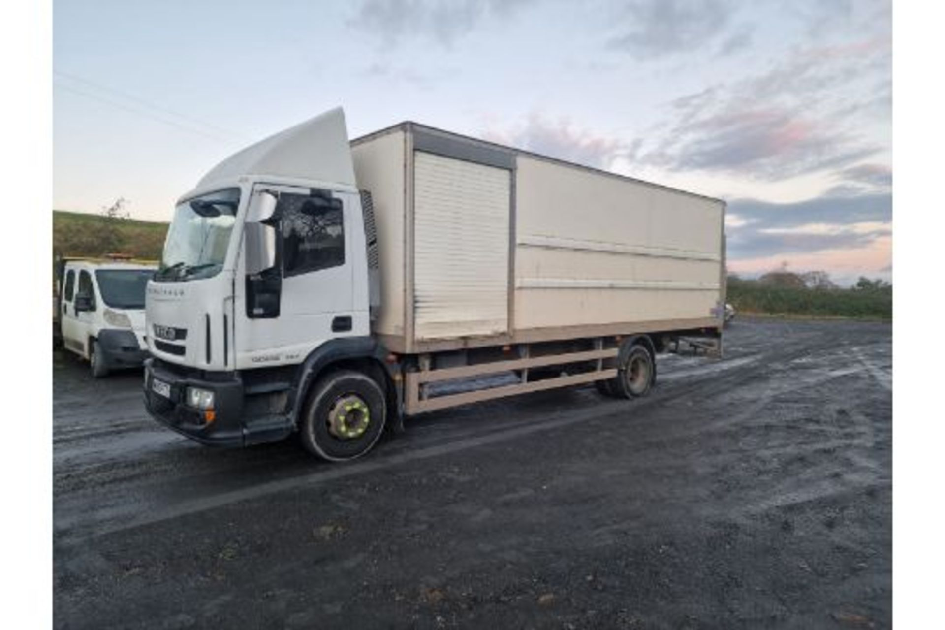 10/60 IVECO EUROCARGO (MY 2008) - 5880cc 2dr Lorry (White) - Image 2 of 8