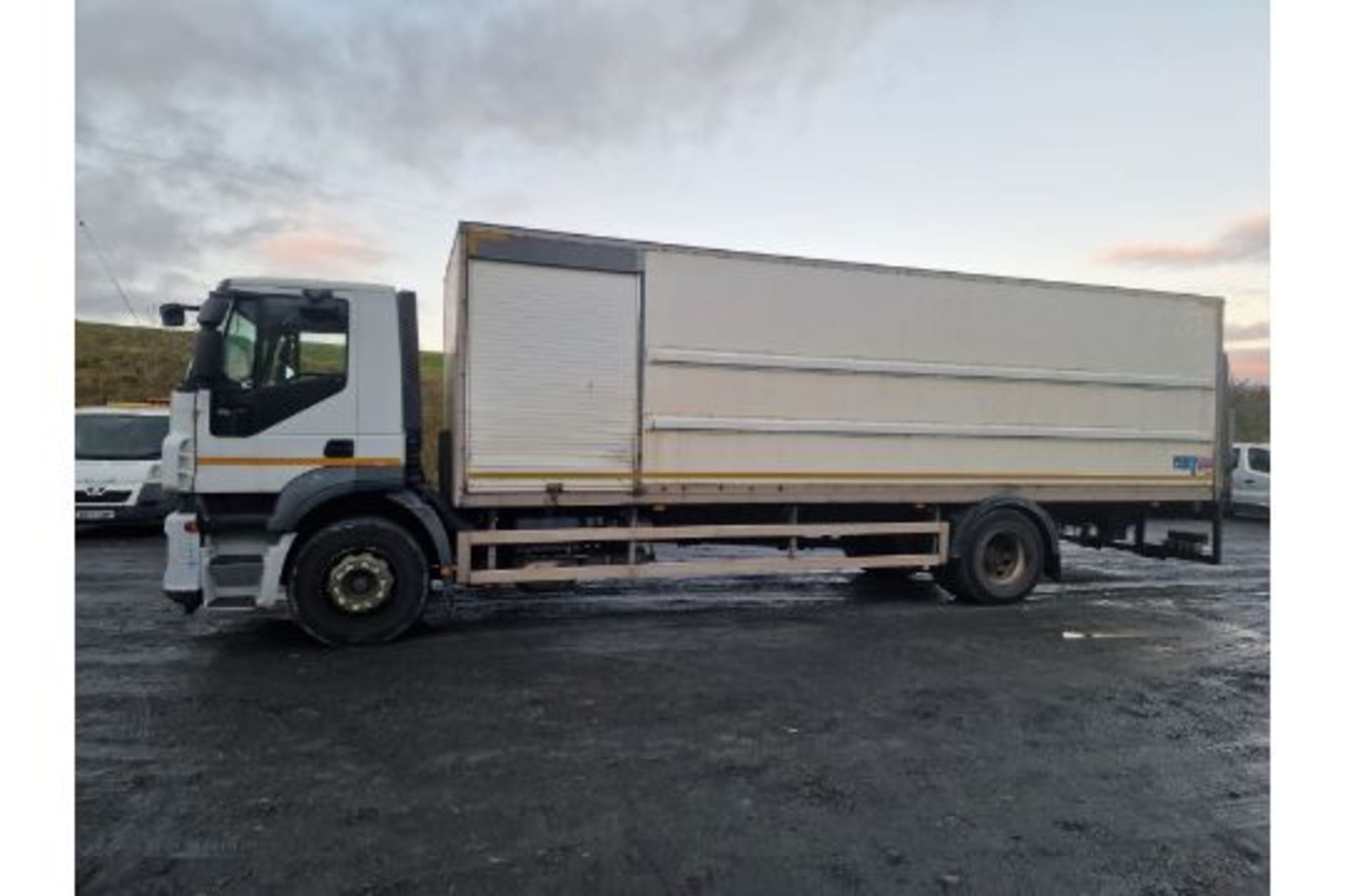 11/61 IVECO STRALIS - 7790cc 2dr Lorry (White)