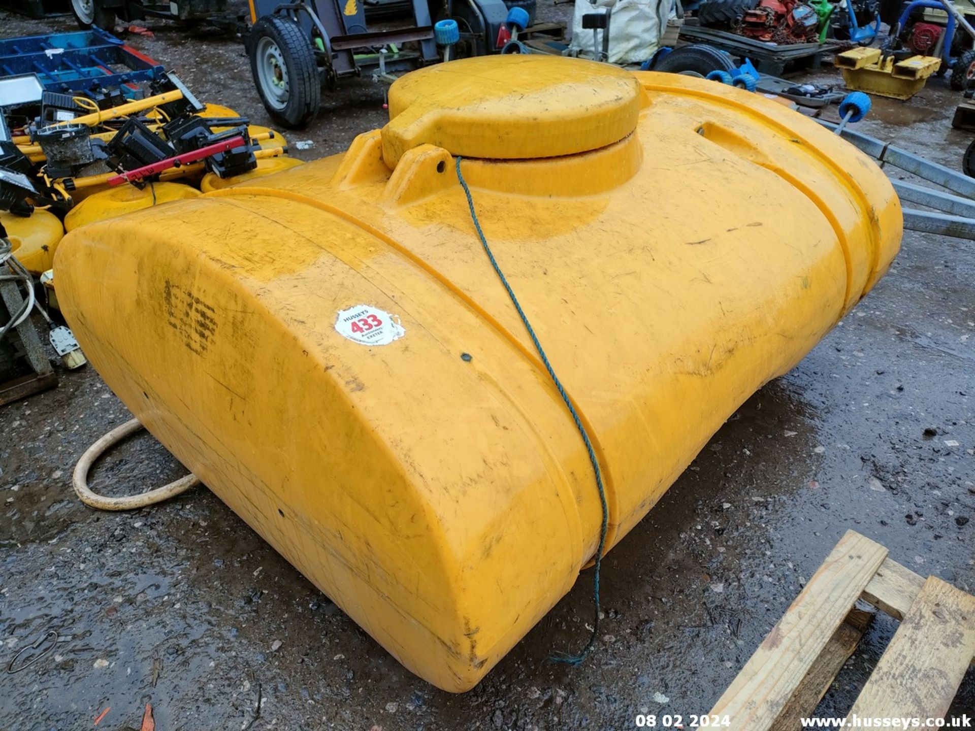 1000 LITRE WATER BOWSER TANK - Image 2 of 2