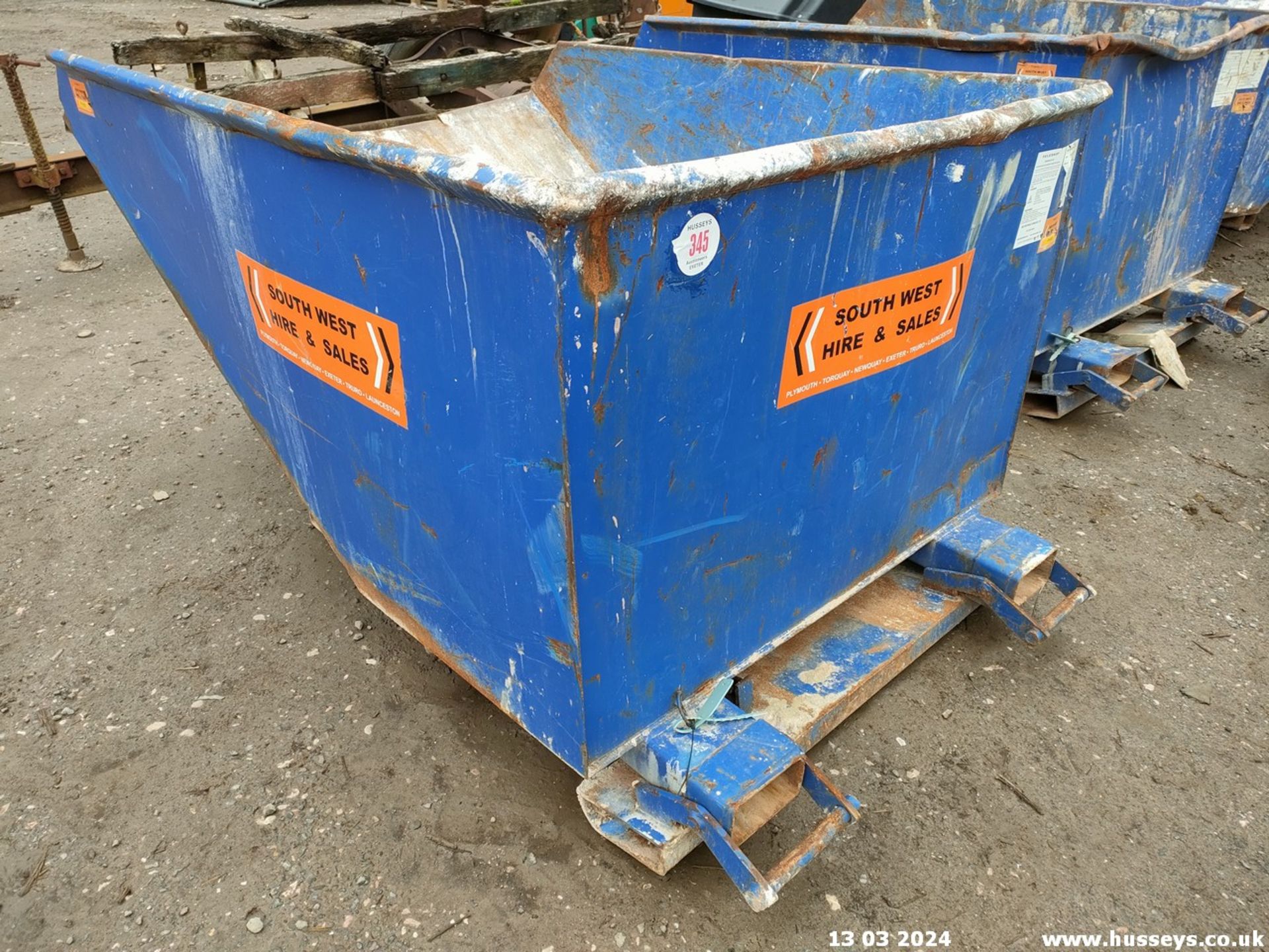 TIPPING SKIP - Image 2 of 2