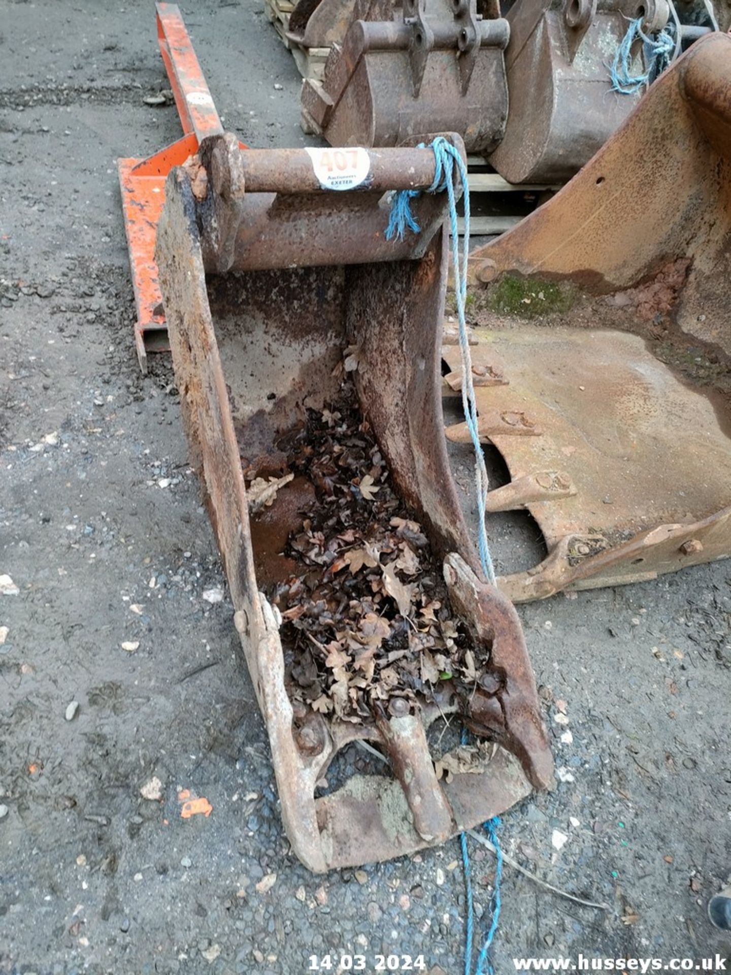 TRENCHING BUCKET