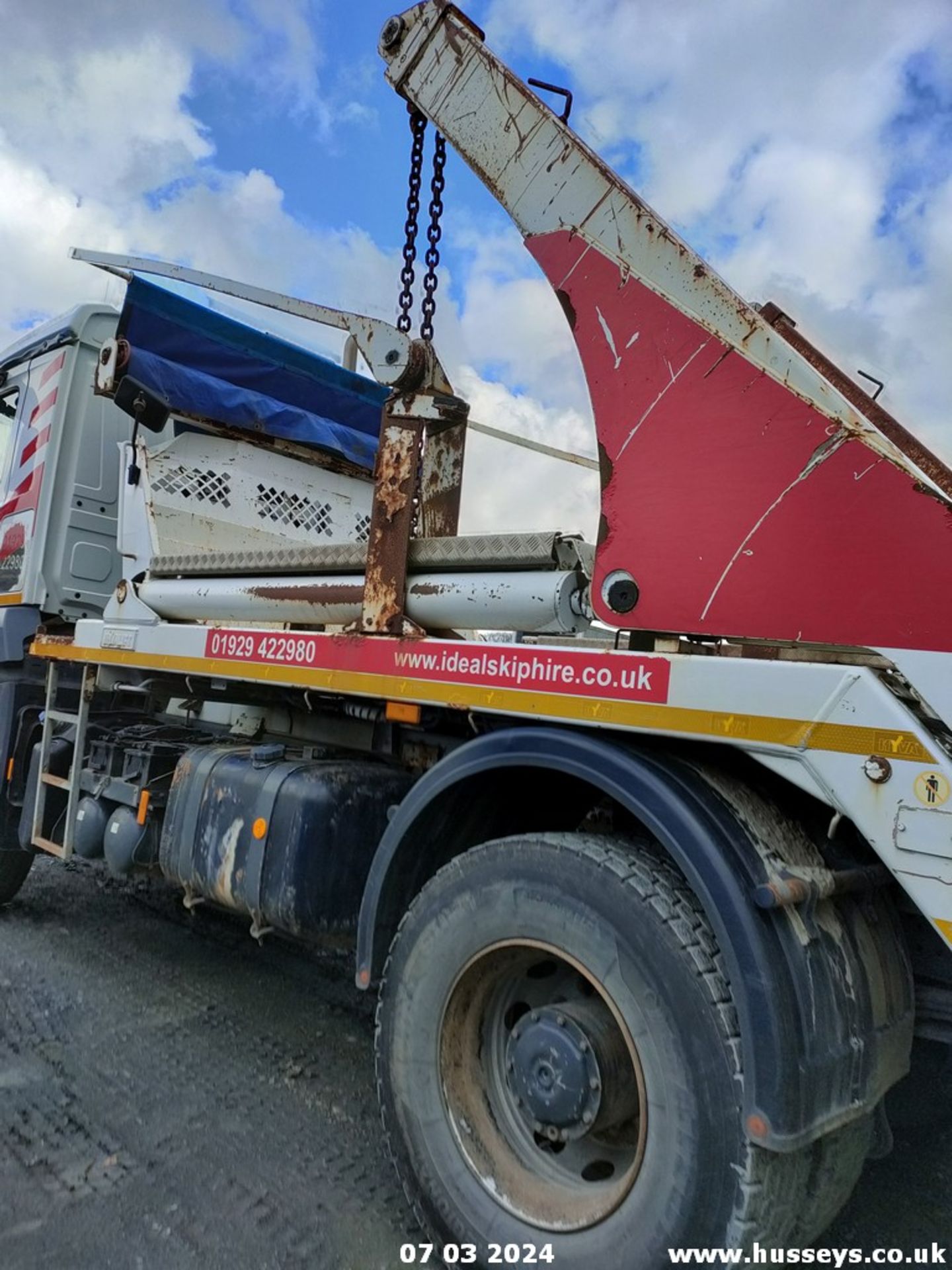 13/63 MERCEDES AROCS (1) SKIP LORRY - 7698cc 2dr (White) - Image 28 of 50