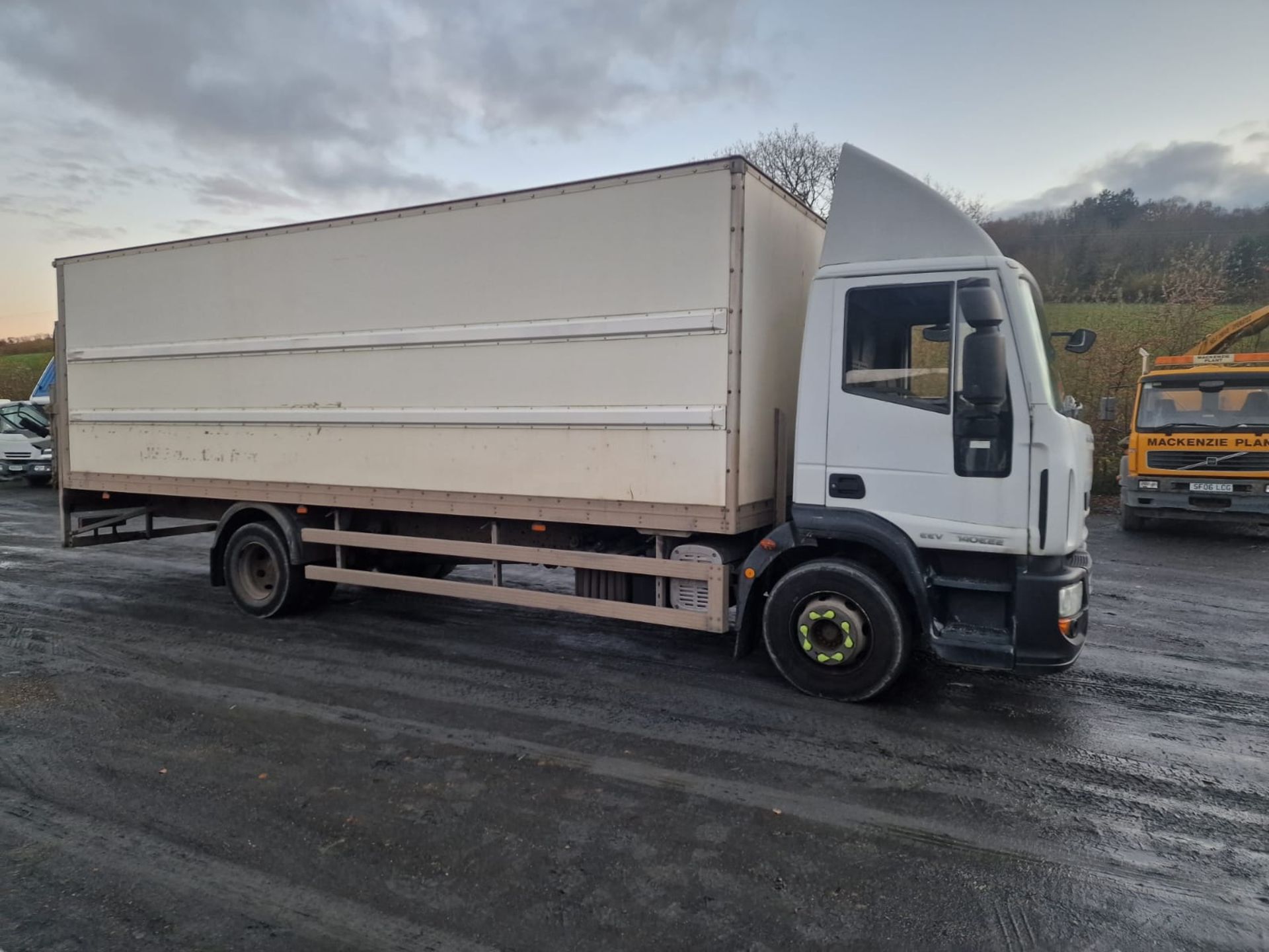 10/60 IVECO EUROCARGO (MY 2008) - 5880cc 2dr Lorry (White)