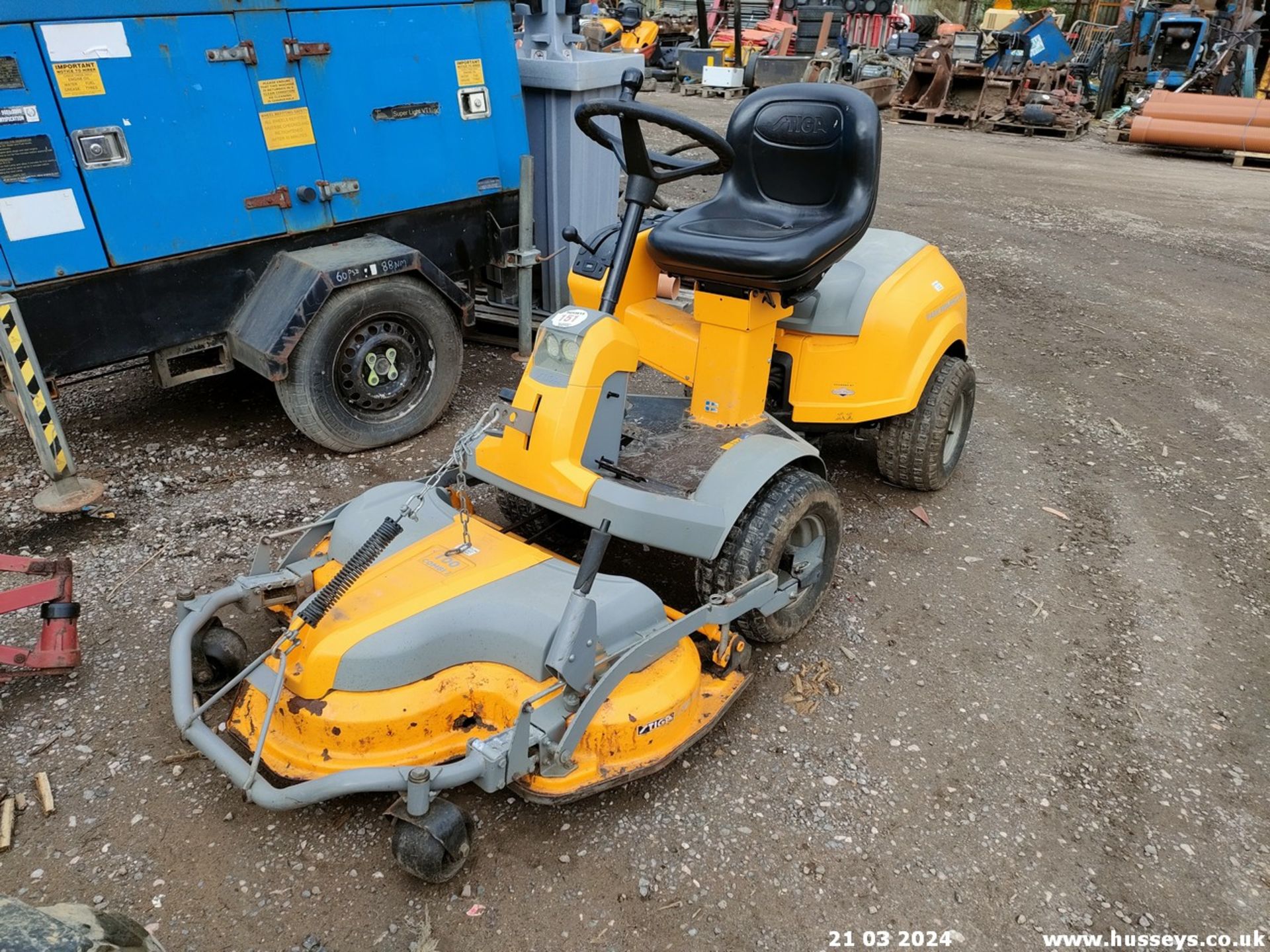 STIGA 4X4 OUTFRONT MOWER