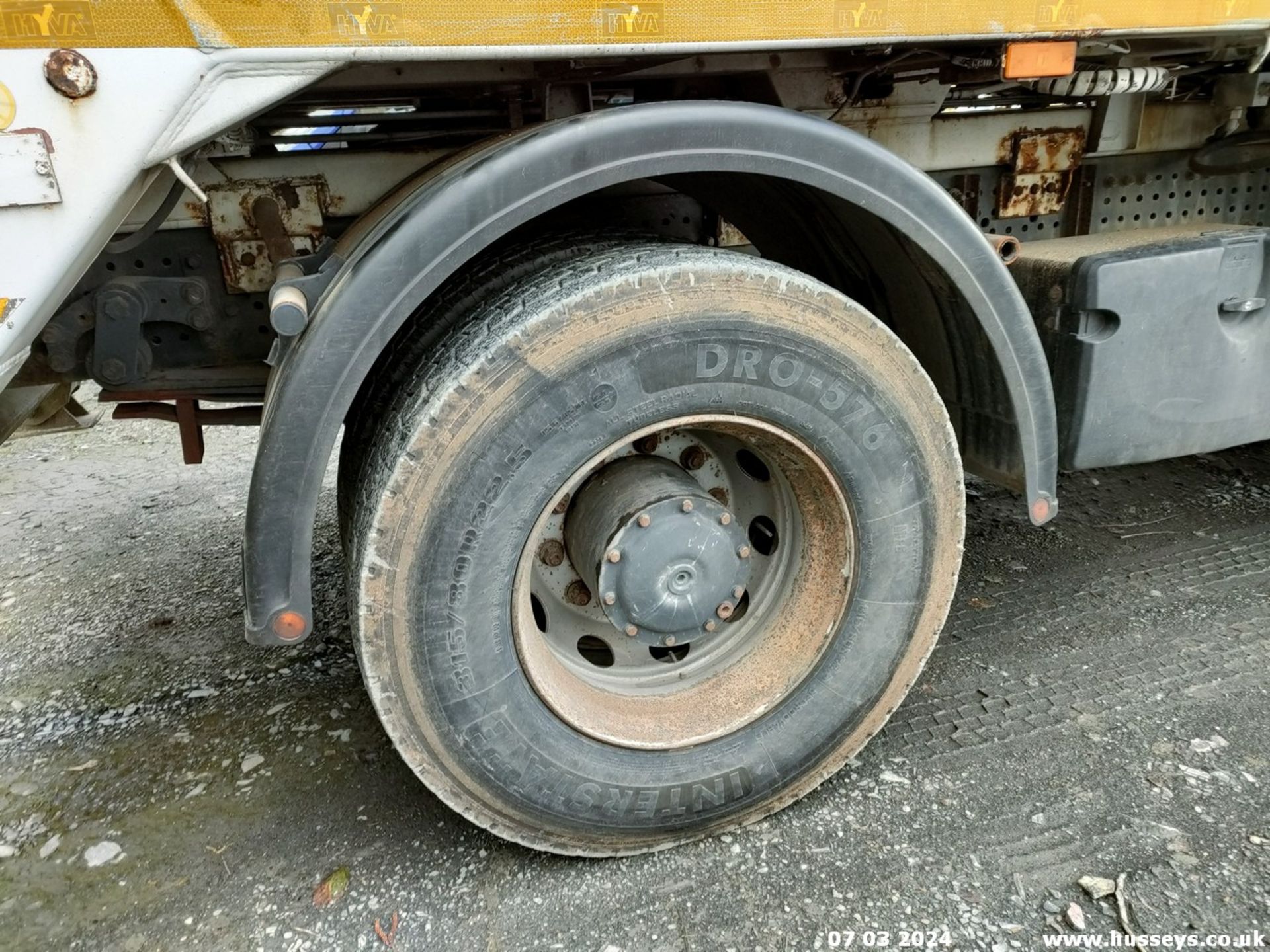 13/63 MERCEDES AROCS (1) SKIP LORRY - 7698cc 2dr (White) - Image 34 of 50