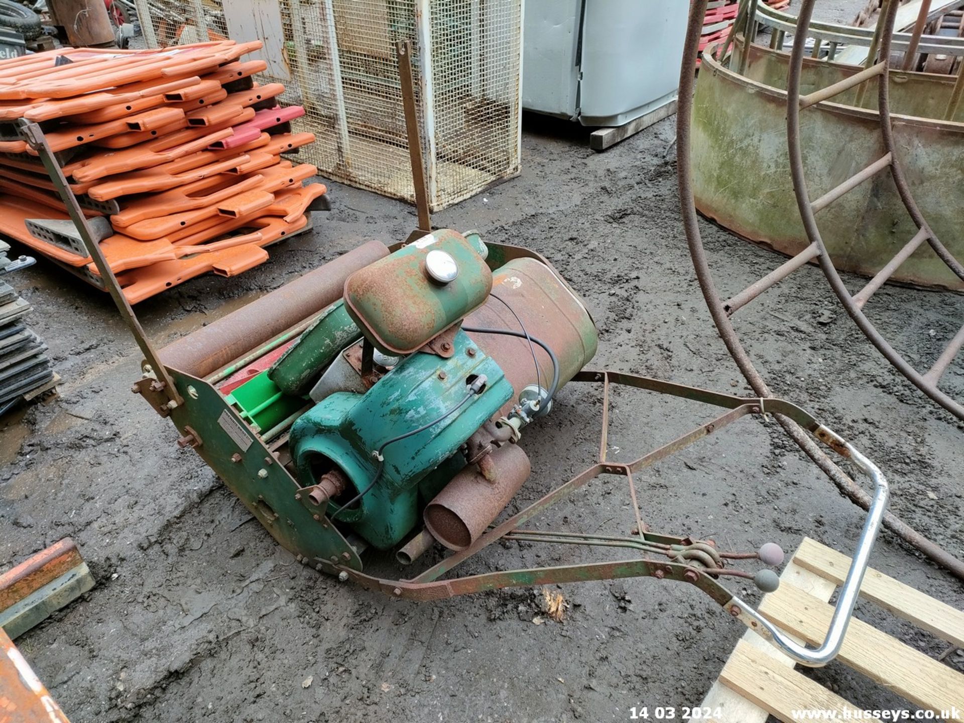 DENNIS CYLINDER MOWER - Bild 2 aus 3