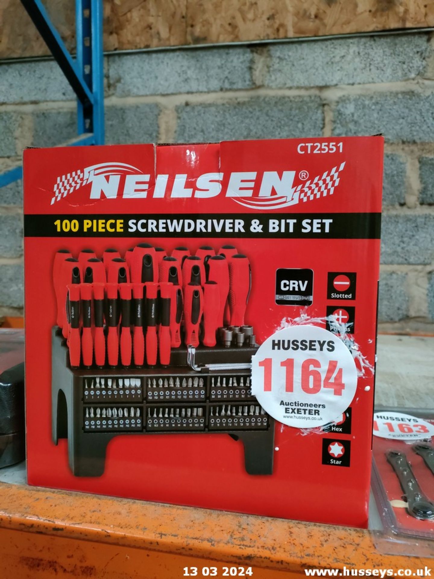 SCREWDRIVER & BIT SET