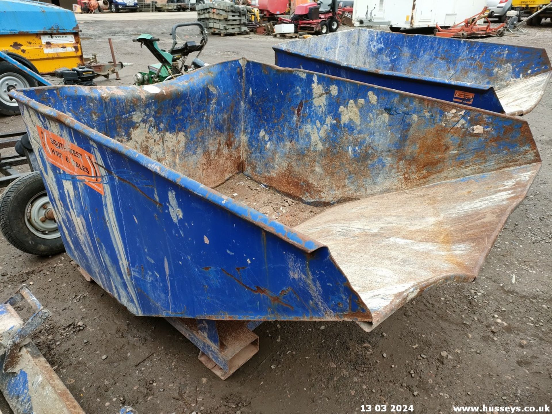 TIPPING SKIP - Image 2 of 2