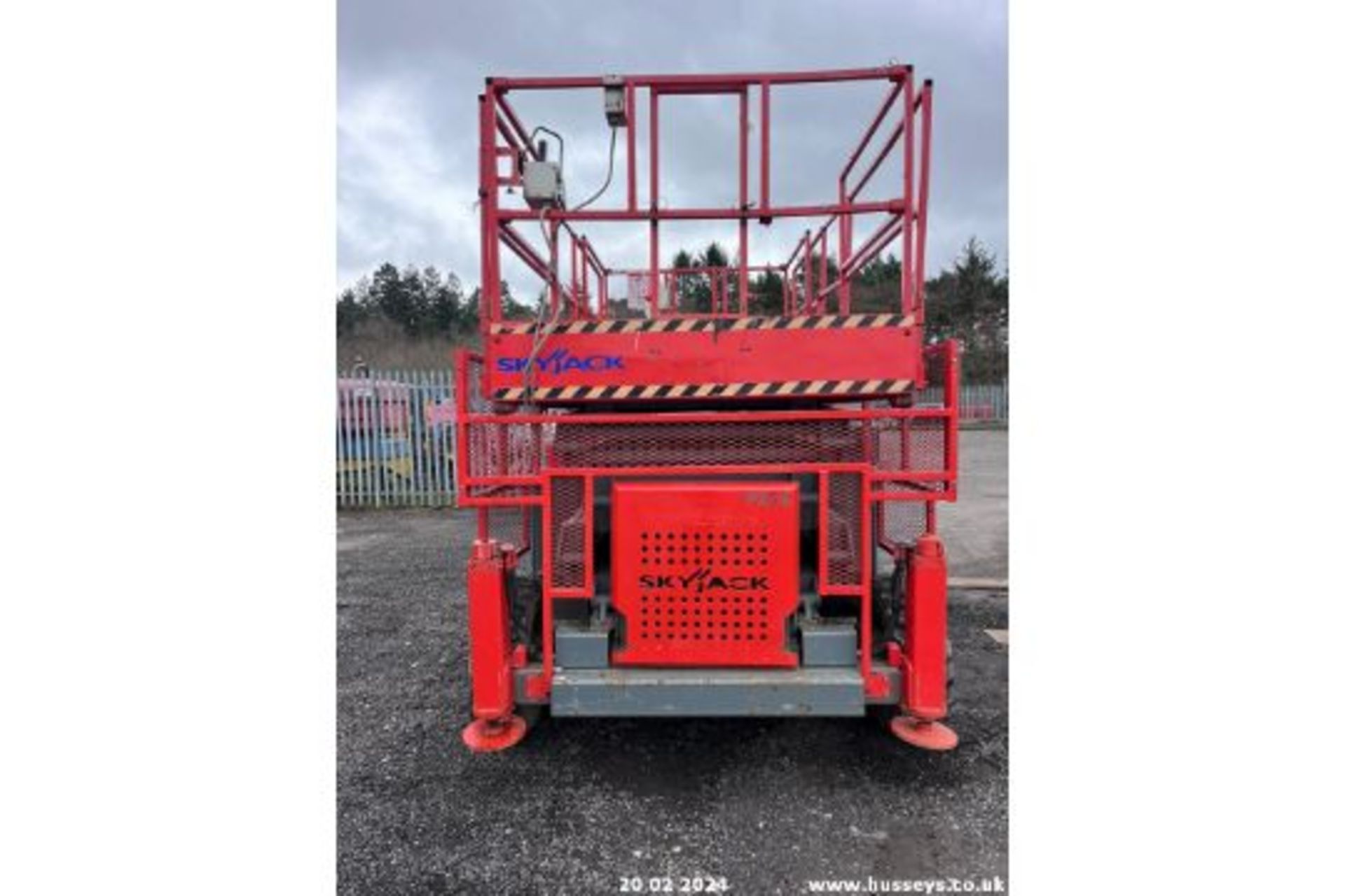 SKYJACK SJ8841 4WD SCISSOR LIFT KUBOTA DIESEL ENGINE RDL - Bild 4 aus 15