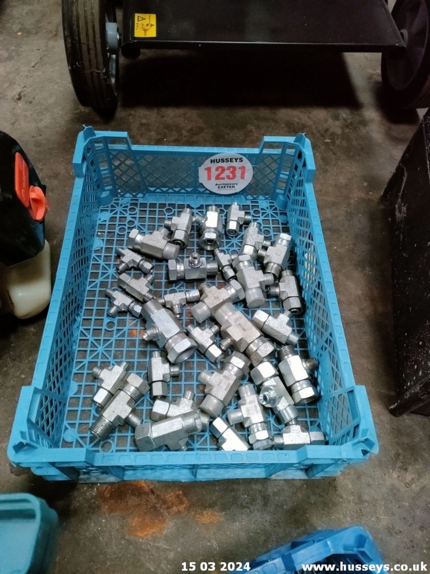 TRAY OF FITTINGS