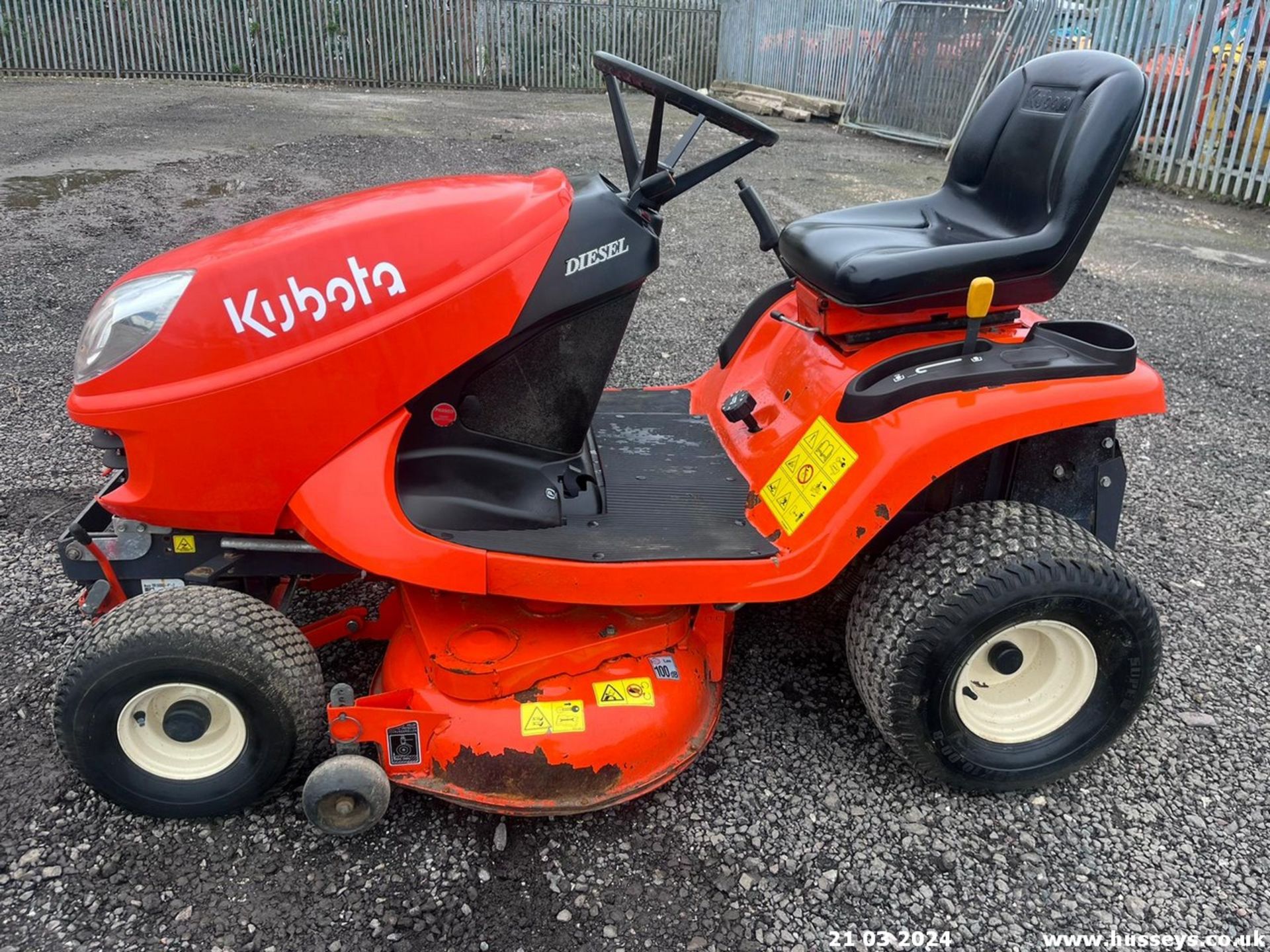 KUBOTA GR1600 DIESEL RIDE ON MOWER 133HRS SHOWING RDC