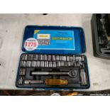 SOCKET SET