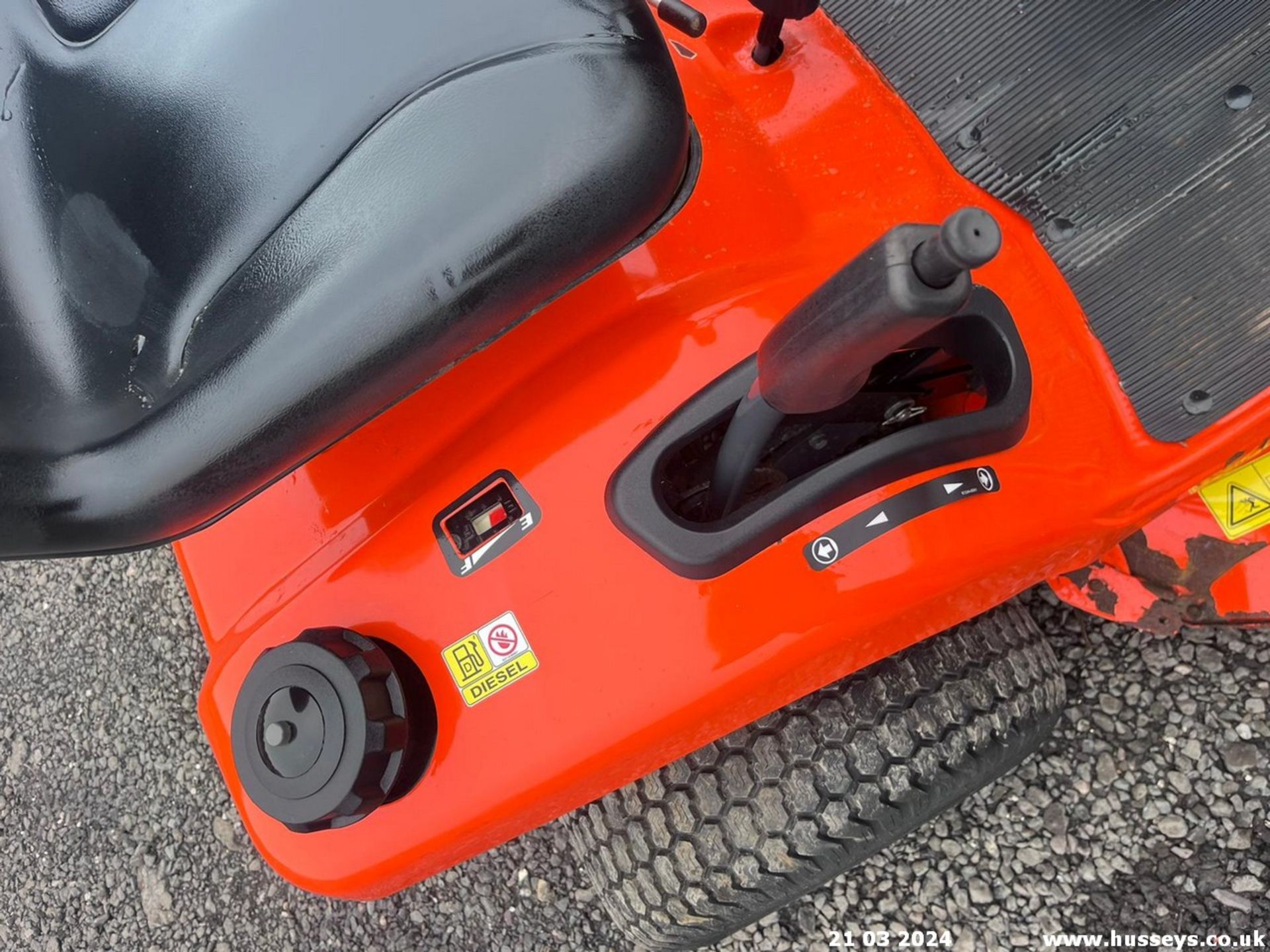 KUBOTA GR1600 DIESEL RIDE ON MOWER 133HRS SHOWING RDC - Image 6 of 15