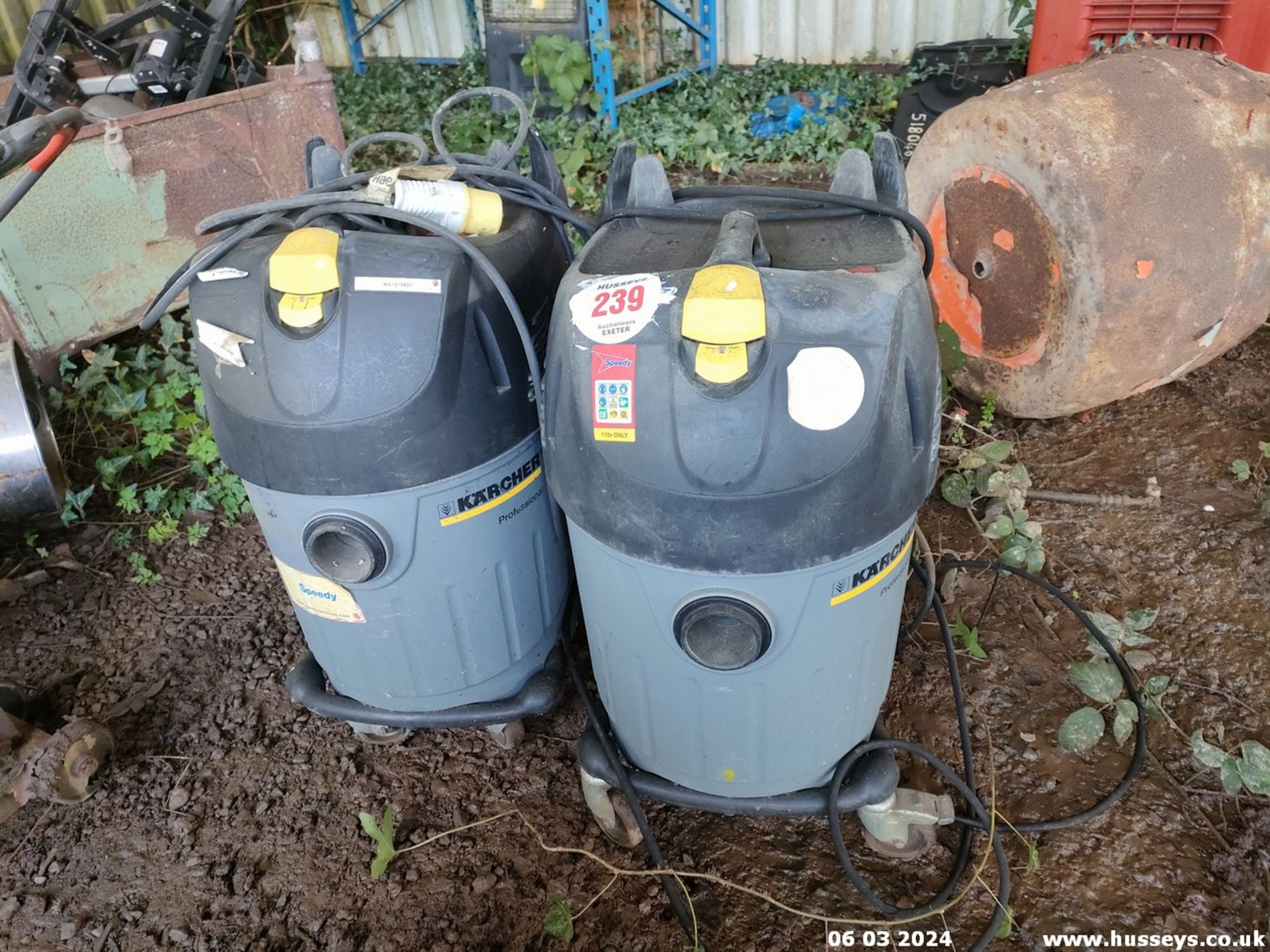 2 KARCHER HOOVERS