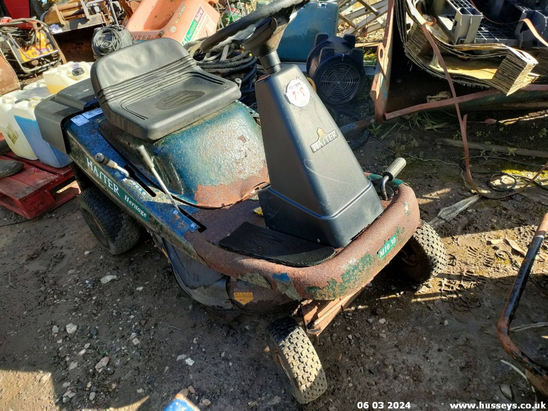 HAYTER RIDE ON MOWER - Image 3 of 6