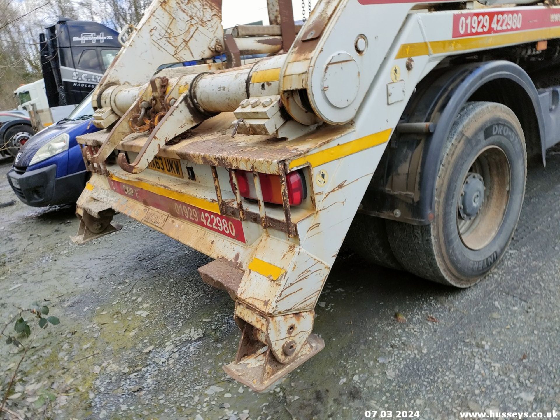 13/63 MERCEDES AROCS (1) SKIP LORRY - 7698cc 2dr (White) - Image 32 of 50