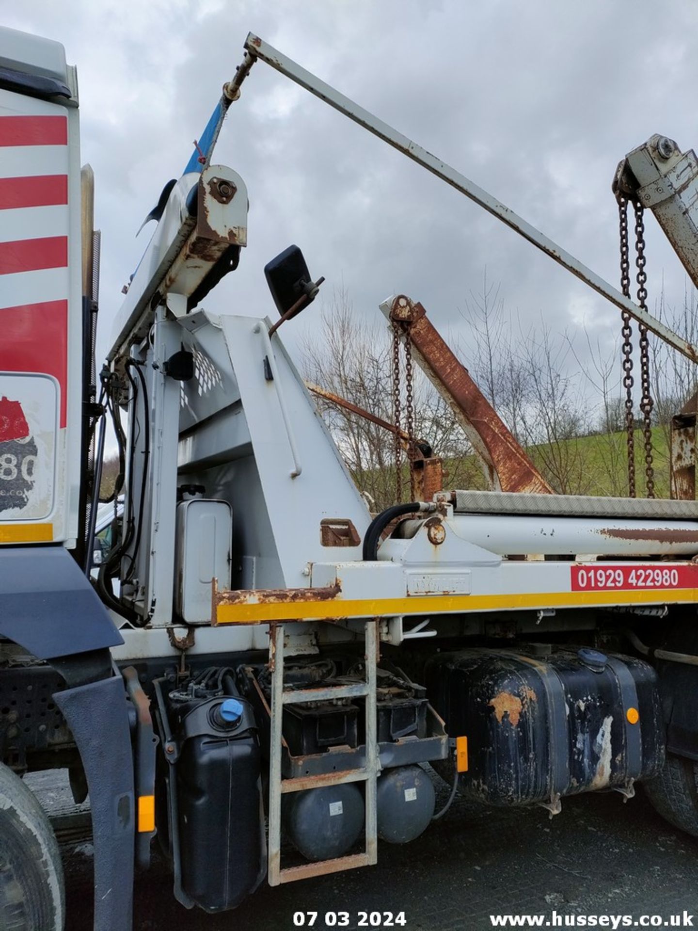 13/63 MERCEDES AROCS (1) SKIP LORRY - 7698cc 2dr (White) - Image 25 of 50