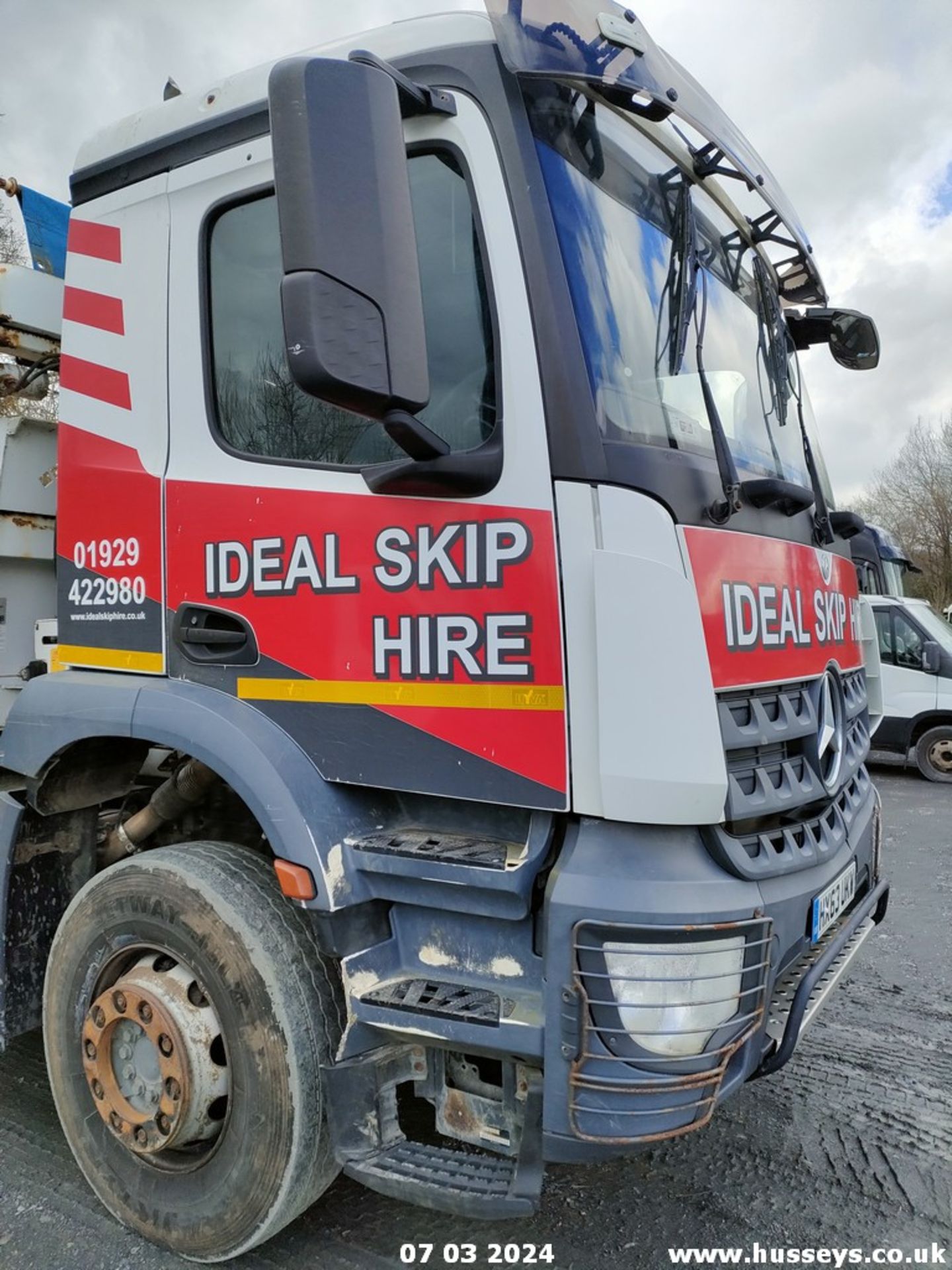 13/63 MERCEDES AROCS (1) SKIP LORRY - 7698cc 2dr (White) - Image 16 of 50