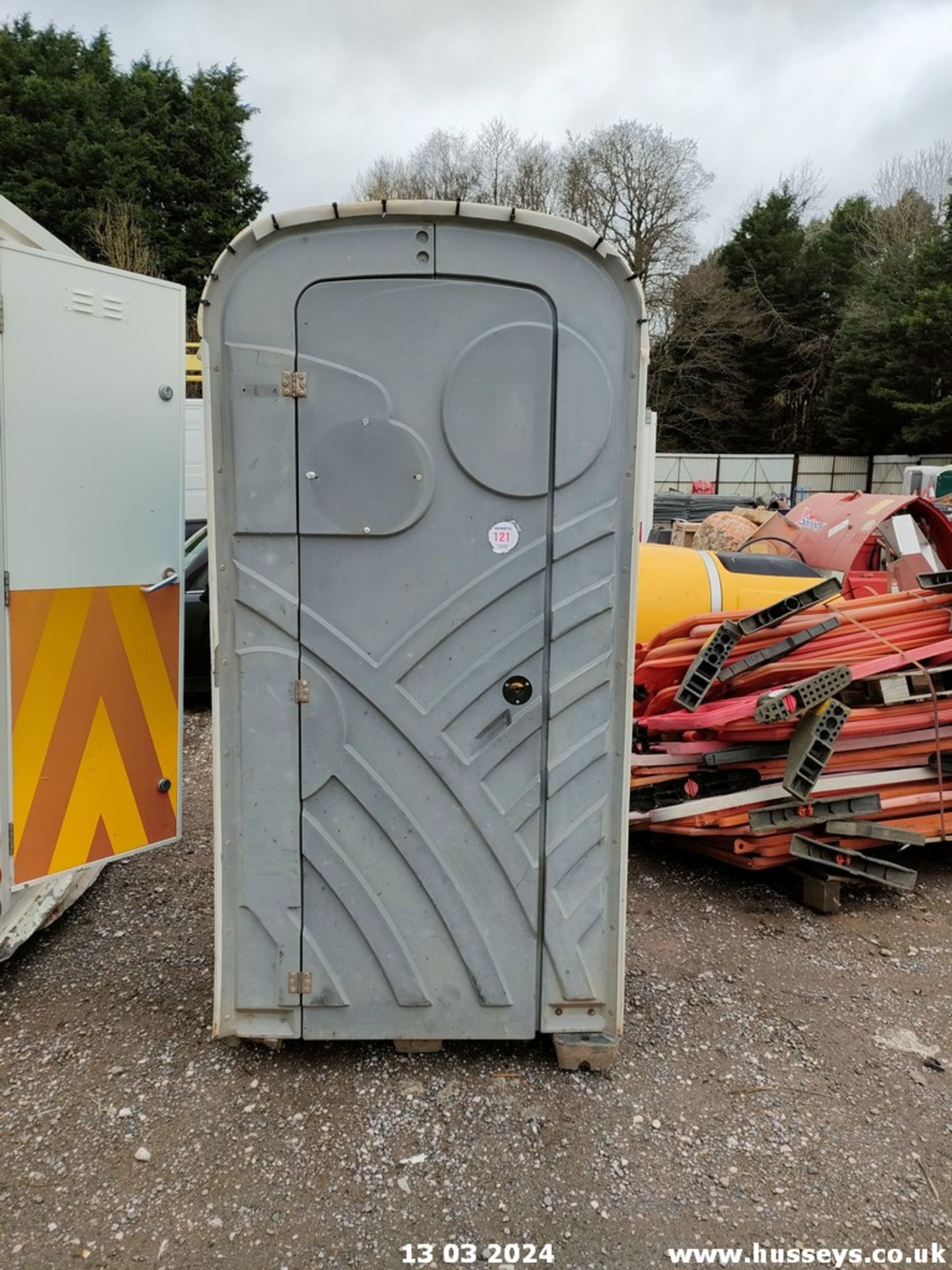 PORTABLE TOILET