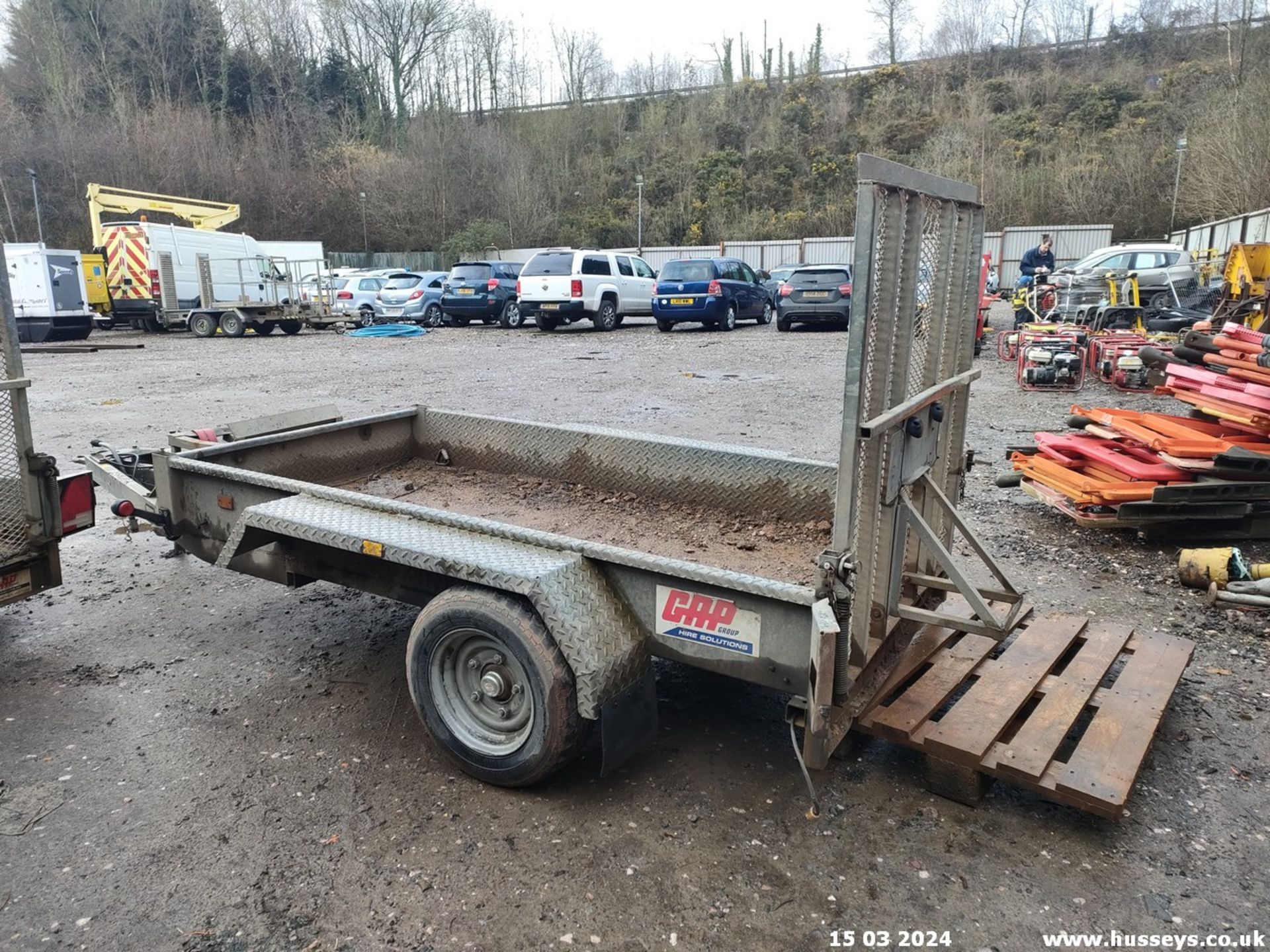 INDESPENSION 8X4 PLANT TRAILER (1 AXLE MISSING AS THE PHOTOS SHOW) 3236364 - Image 3 of 5