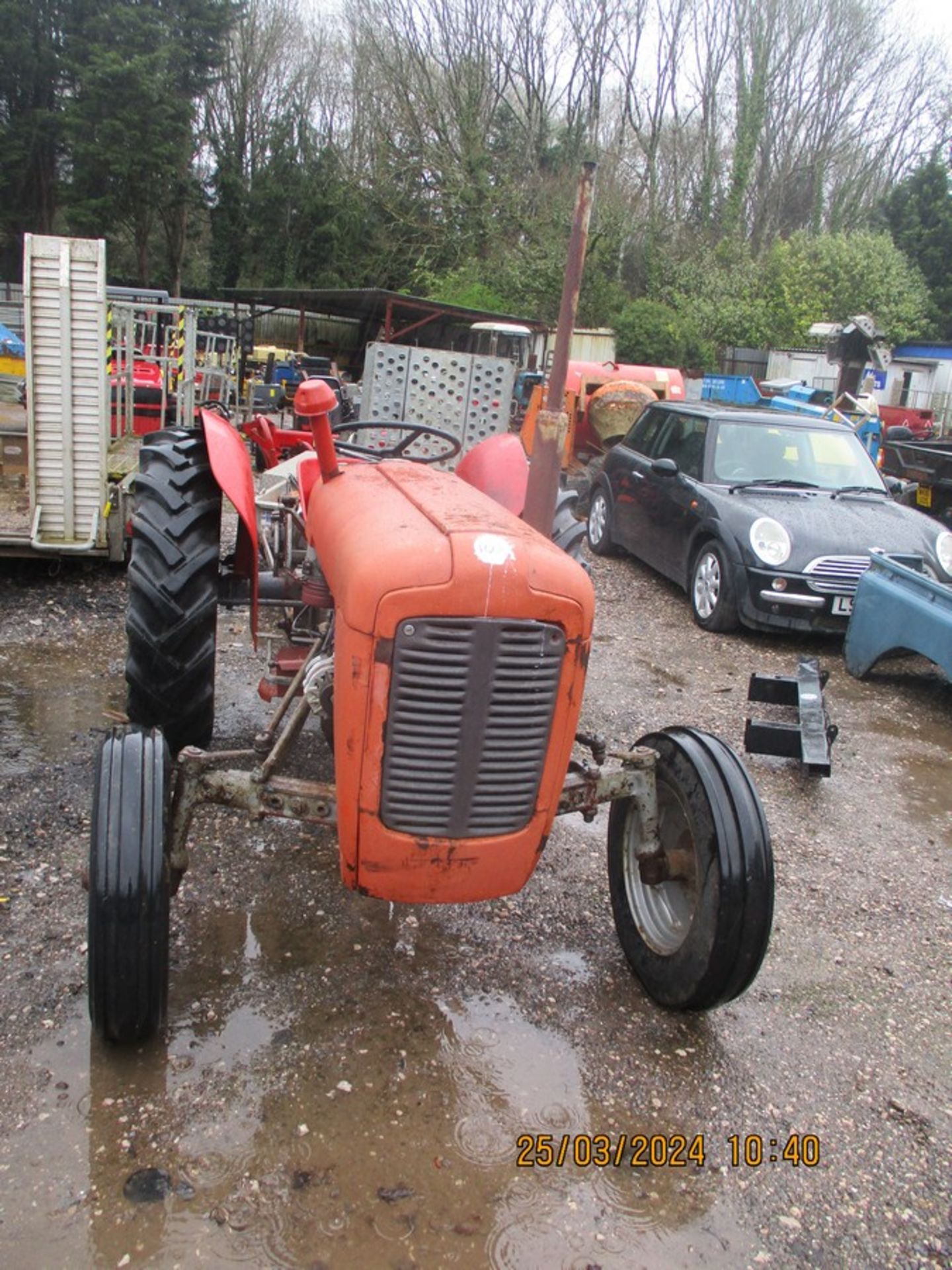 MASSEY FERGUSON 35 TRACTOR - Bild 2 aus 6